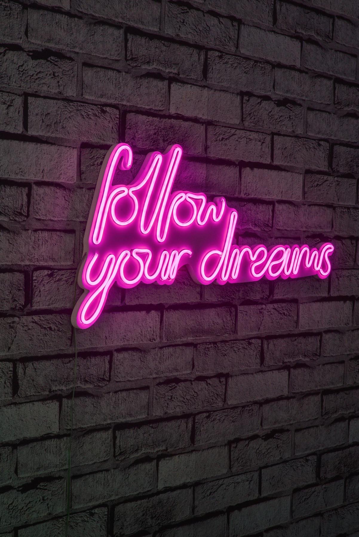 Follow Your Dreams - Pink in Rosa präsentiert im Onlineshop von KAQTU Design AG. Wandleuchte ist von Wallity