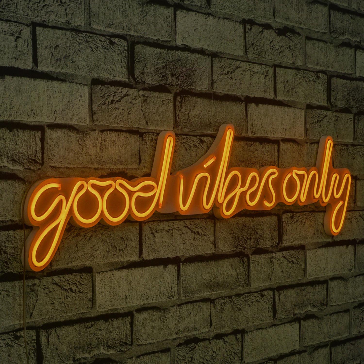 Good Vibes Only - Yellow in Gelb präsentiert im Onlineshop von KAQTU Design AG. Wandleuchte ist von Wallity