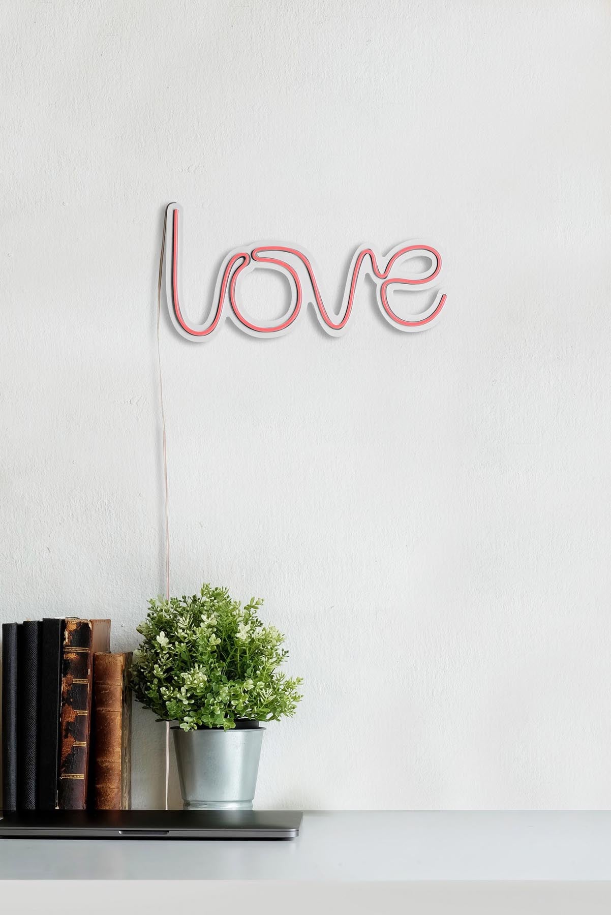 Love - Pink in Rosa präsentiert im Onlineshop von KAQTU Design AG. Wandleuchte ist von Wallity