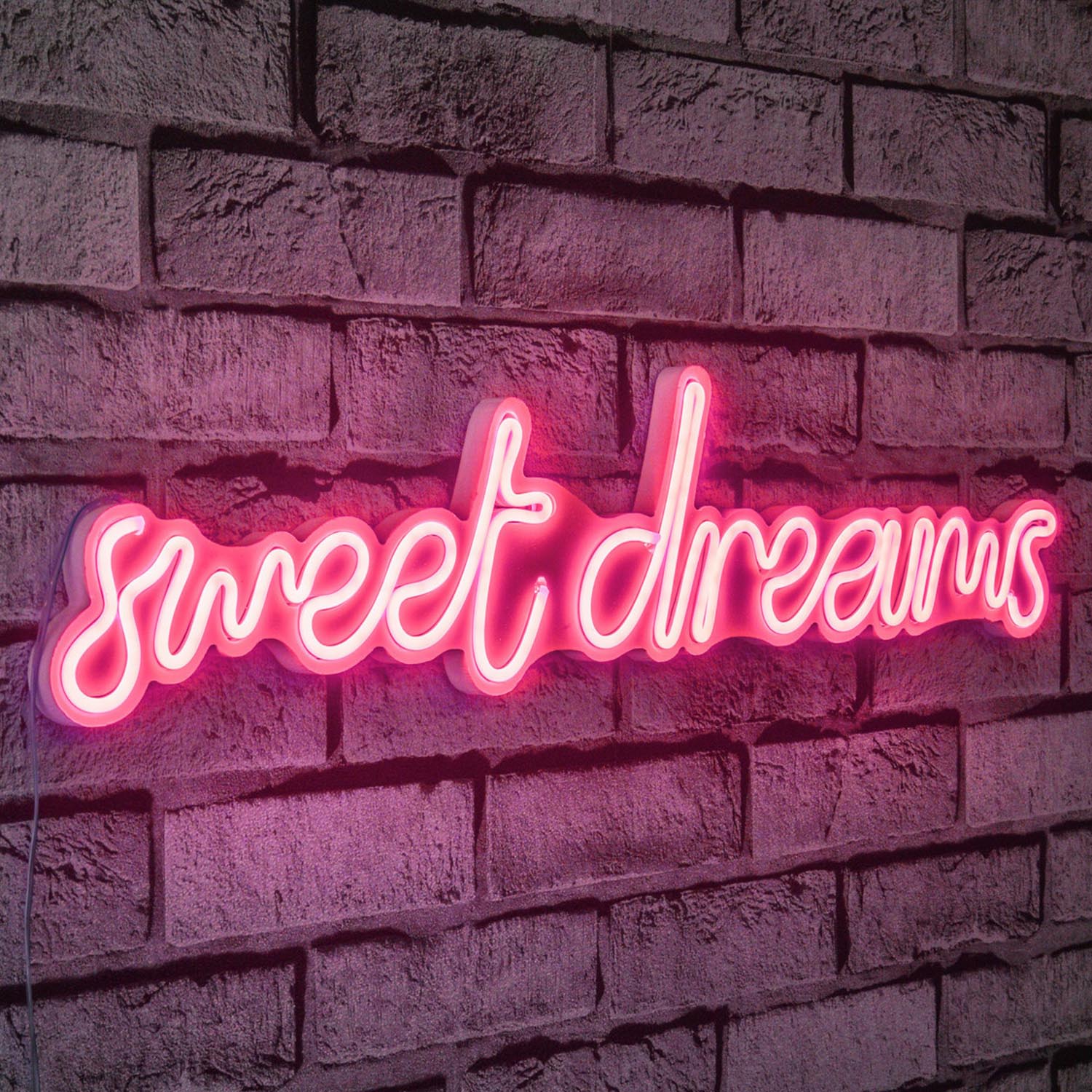 Sweet Dreams - Pink in Rosa präsentiert im Onlineshop von KAQTU Design AG. Wandleuchte ist von Wallity