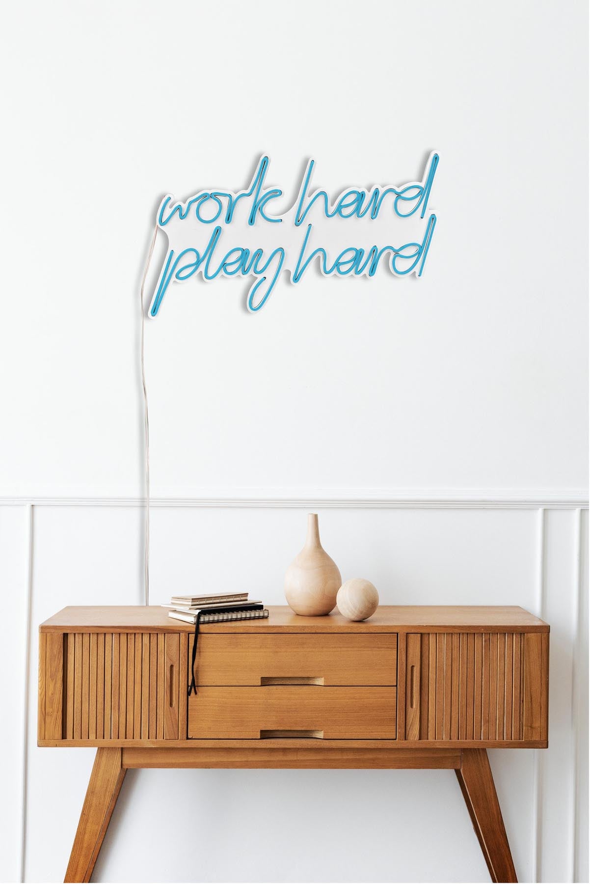 Work Hard Play Hard - Blue in Blau präsentiert im Onlineshop von KAQTU Design AG. Wandleuchte ist von Wallity