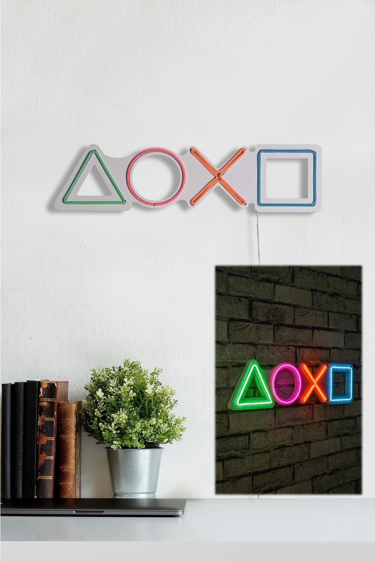 Play Station - Multicolor in Mehrfarbig präsentiert im Onlineshop von KAQTU Design AG. Wandleuchte ist von Wallity