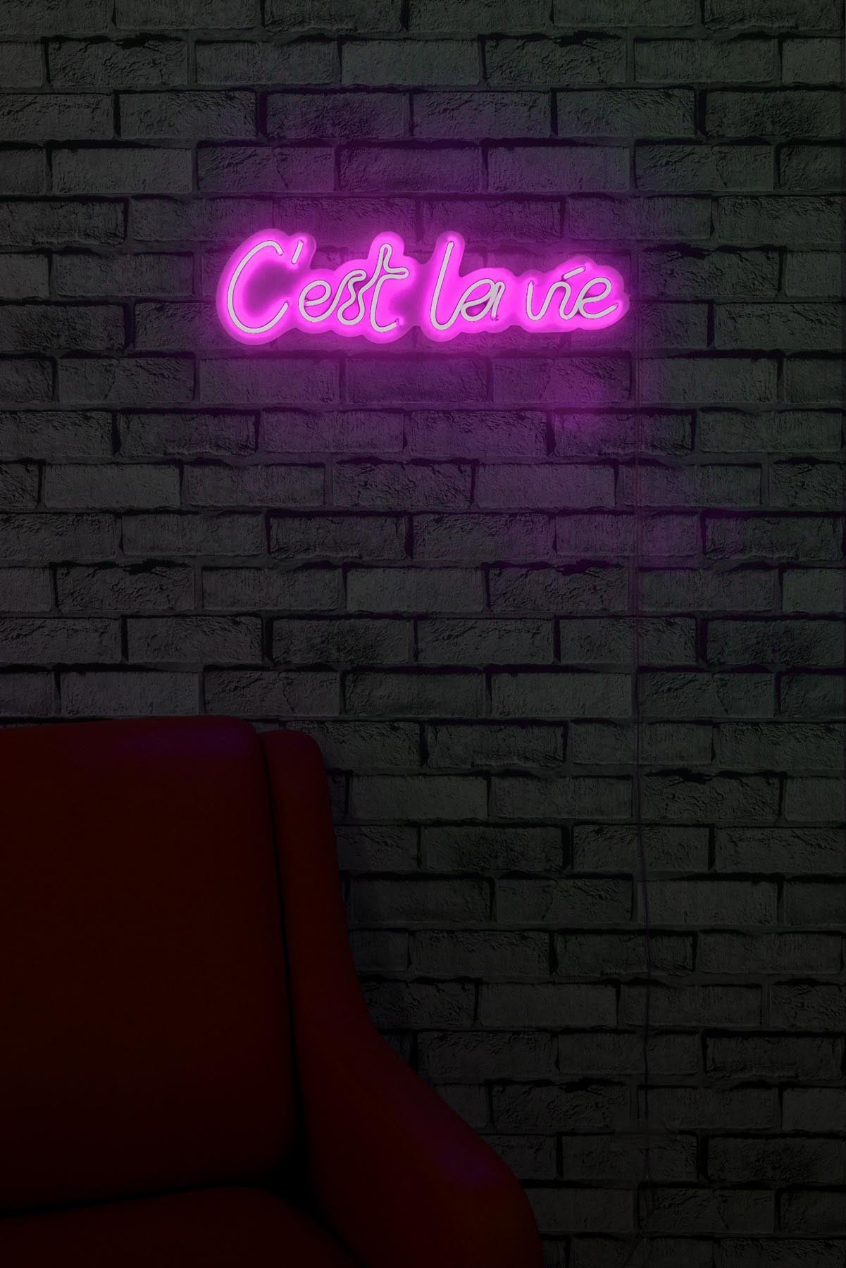C'est La Vie - Pink in Rosa präsentiert im Onlineshop von KAQTU Design AG. Wandleuchte ist von Wallity