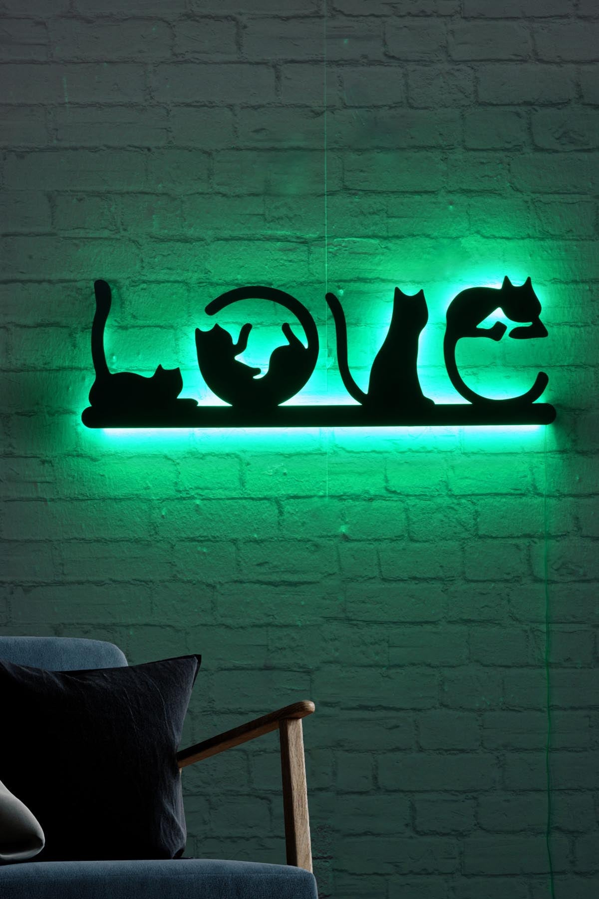 Cat Love Wandleuchte - Grün in Grün präsentiert im Onlineshop von KAQTU Design AG. Wandleuchte ist von Wallity