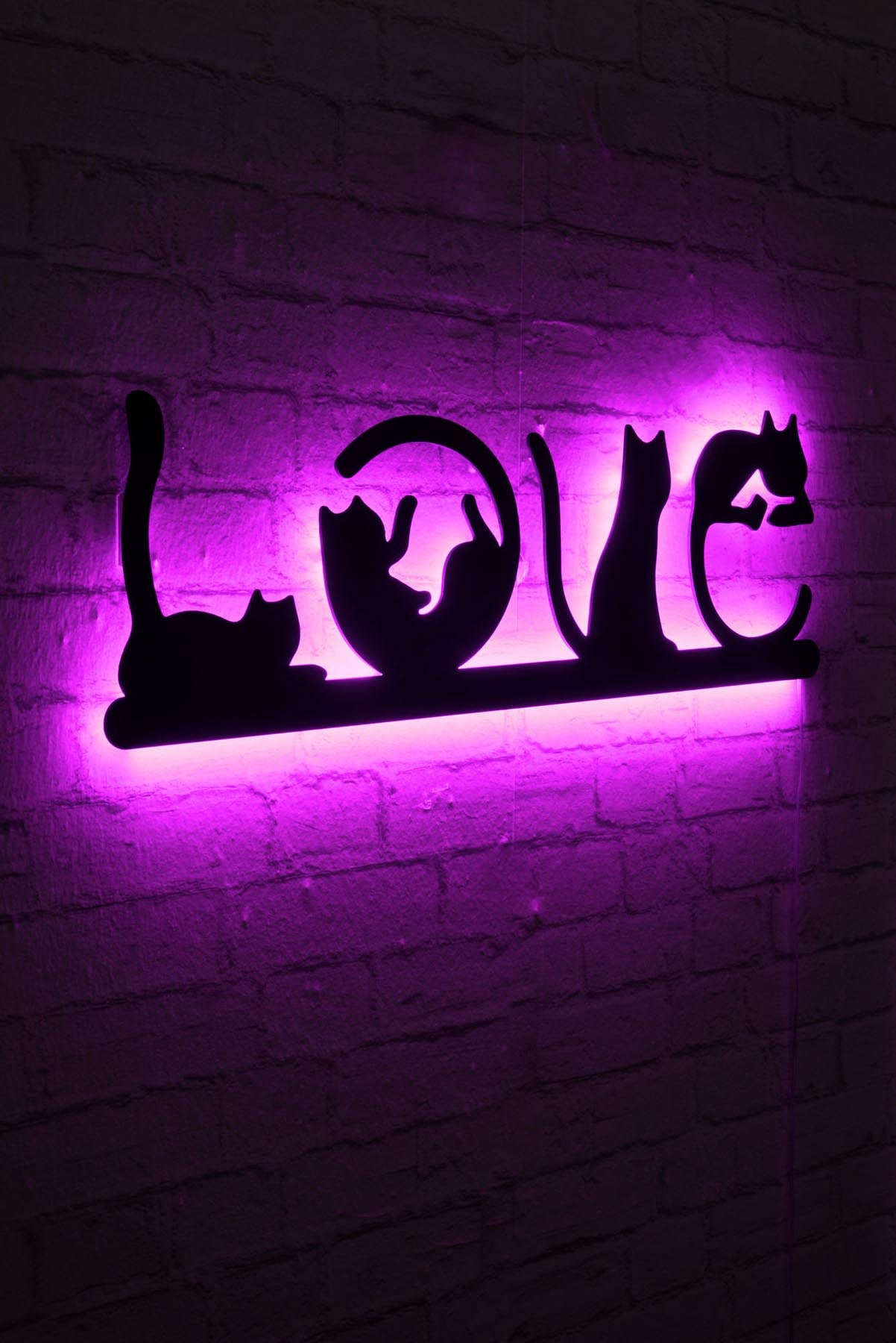 Cat Love - Pink in Rosa präsentiert im Onlineshop von KAQTU Design AG. Wandleuchte ist von Wallity
