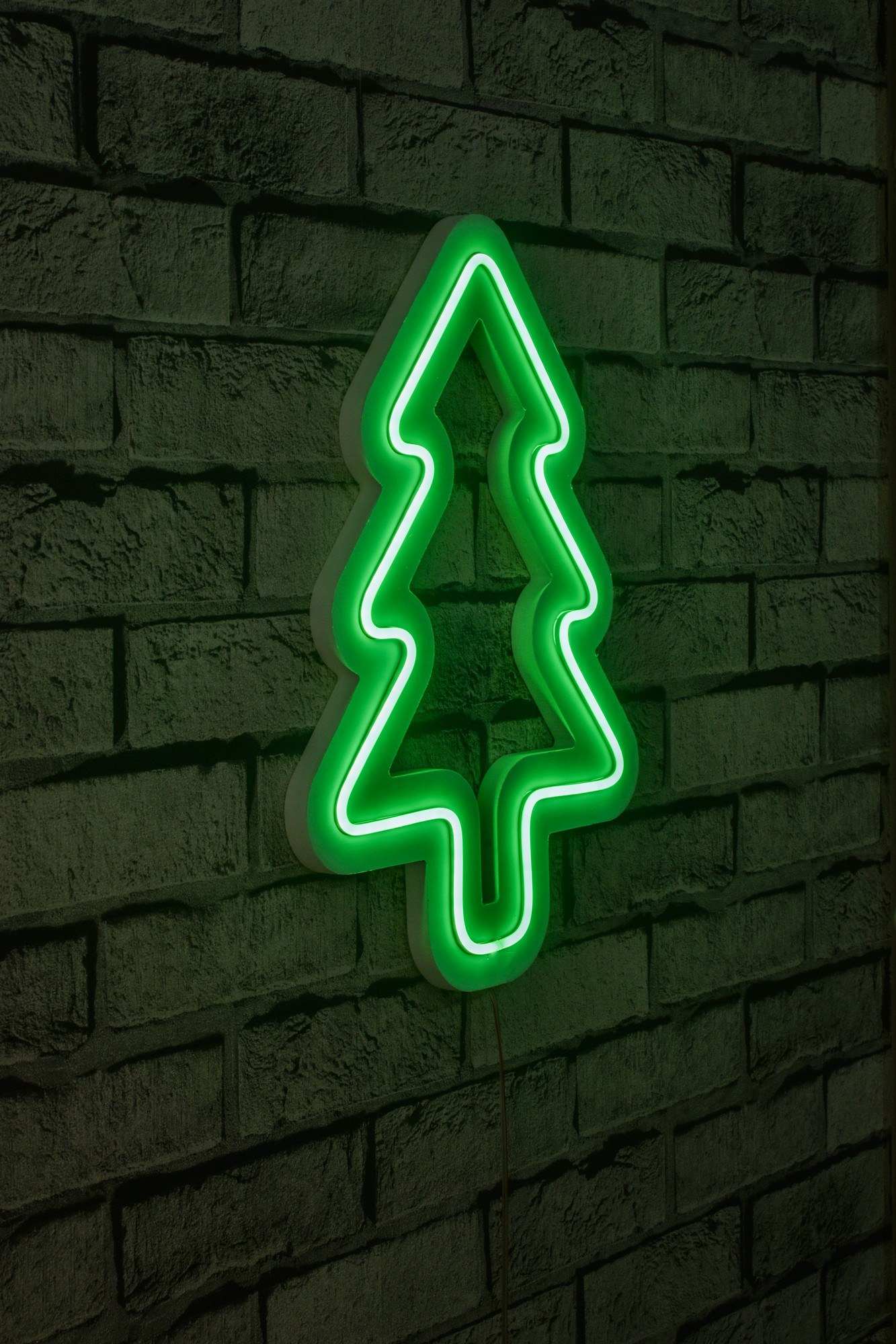 Christmas Pine - Green in Grün präsentiert im Onlineshop von KAQTU Design AG. Wandleuchte ist von Wallity