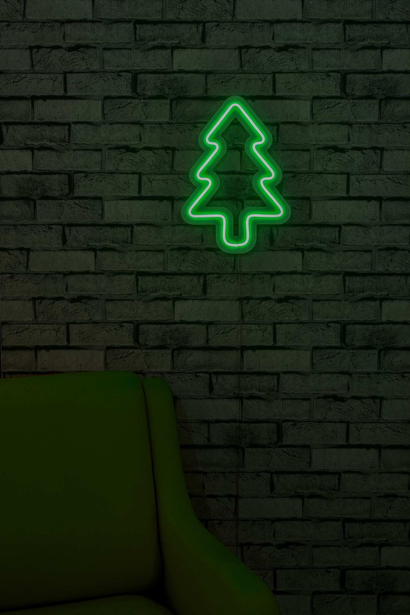 Christmas Pine - Green in Grün präsentiert im Onlineshop von KAQTU Design AG. Wandleuchte ist von Wallity