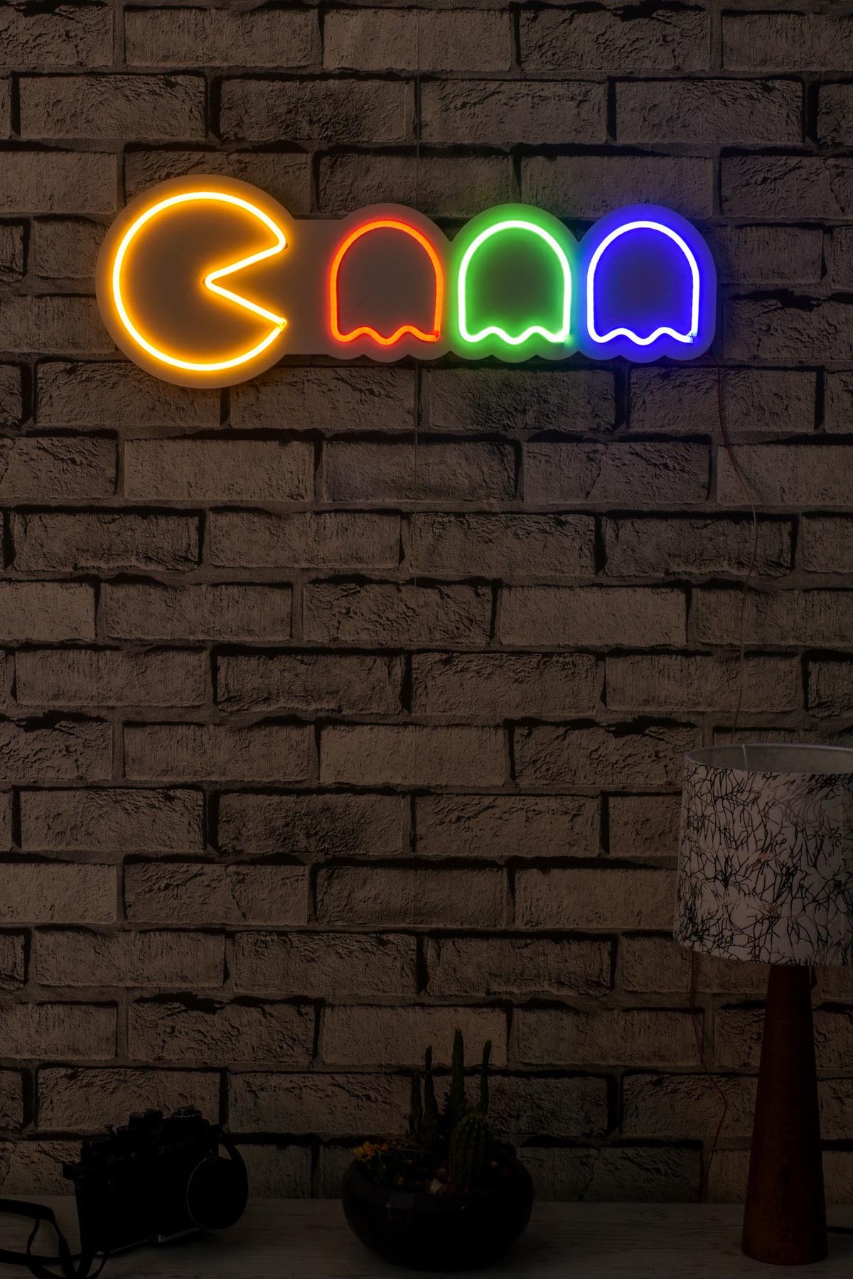 Pacman - Multicolor in Mehrfarbig präsentiert im Onlineshop von KAQTU Design AG. Wandleuchte ist von Wallity