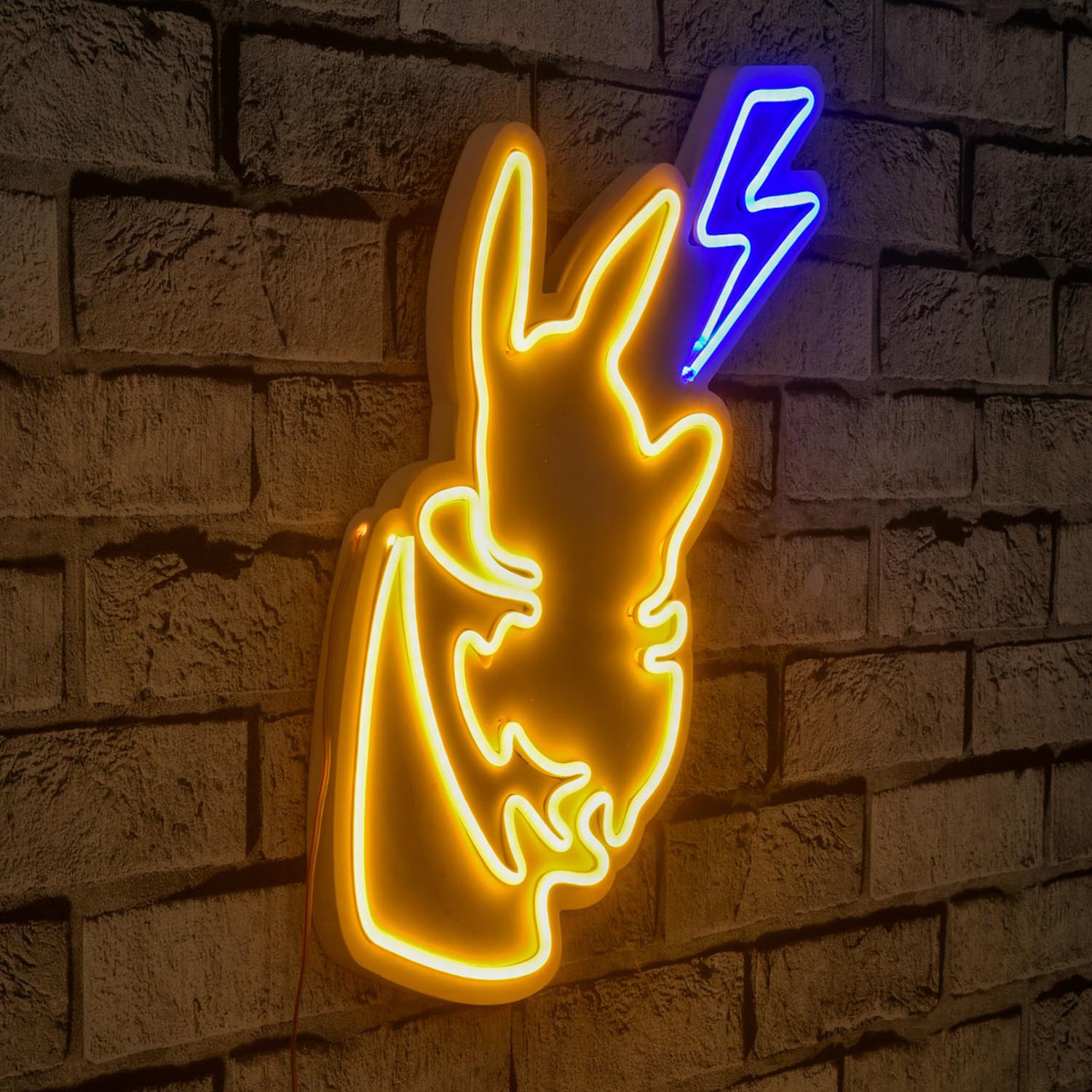 Pikachu - Yellow Blue in Gelb Blau präsentiert im Onlineshop von KAQTU Design AG. Wandleuchte ist von Wallity