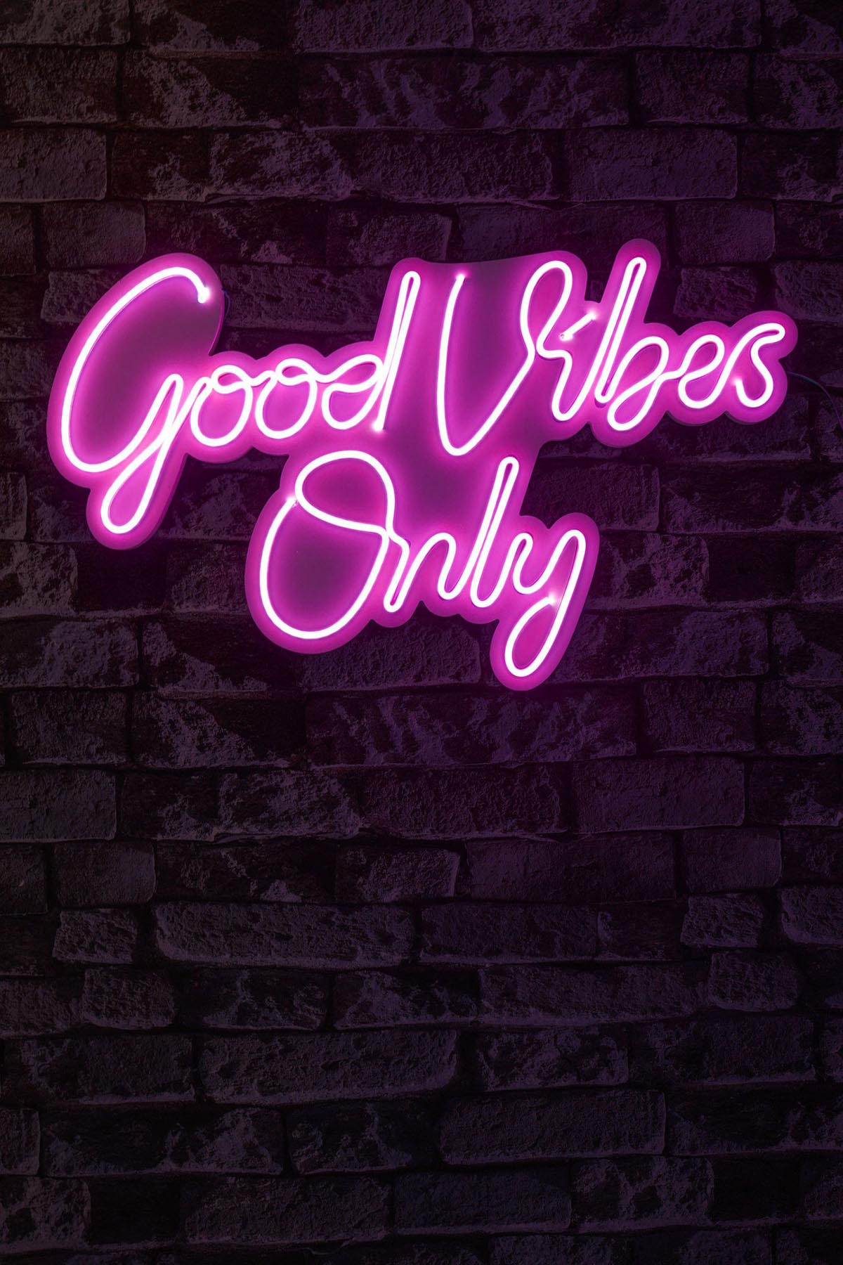 Good Vibes Only 2 - Pink in Rosa präsentiert im Onlineshop von KAQTU Design AG. Wandleuchte ist von Wallity
