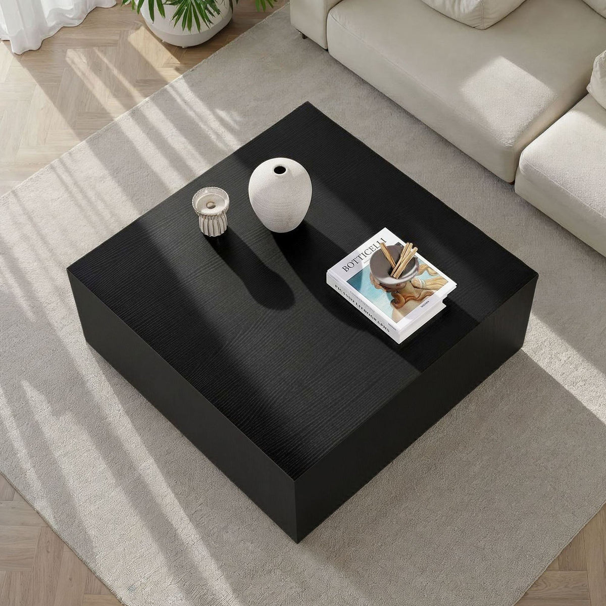 Quadratischer Couchtisch Prizma in Holz Schwarz aus 100% MDF, 18 mm dick, Masse 90x90x35 cm, skandinavisches Design von Nordure.