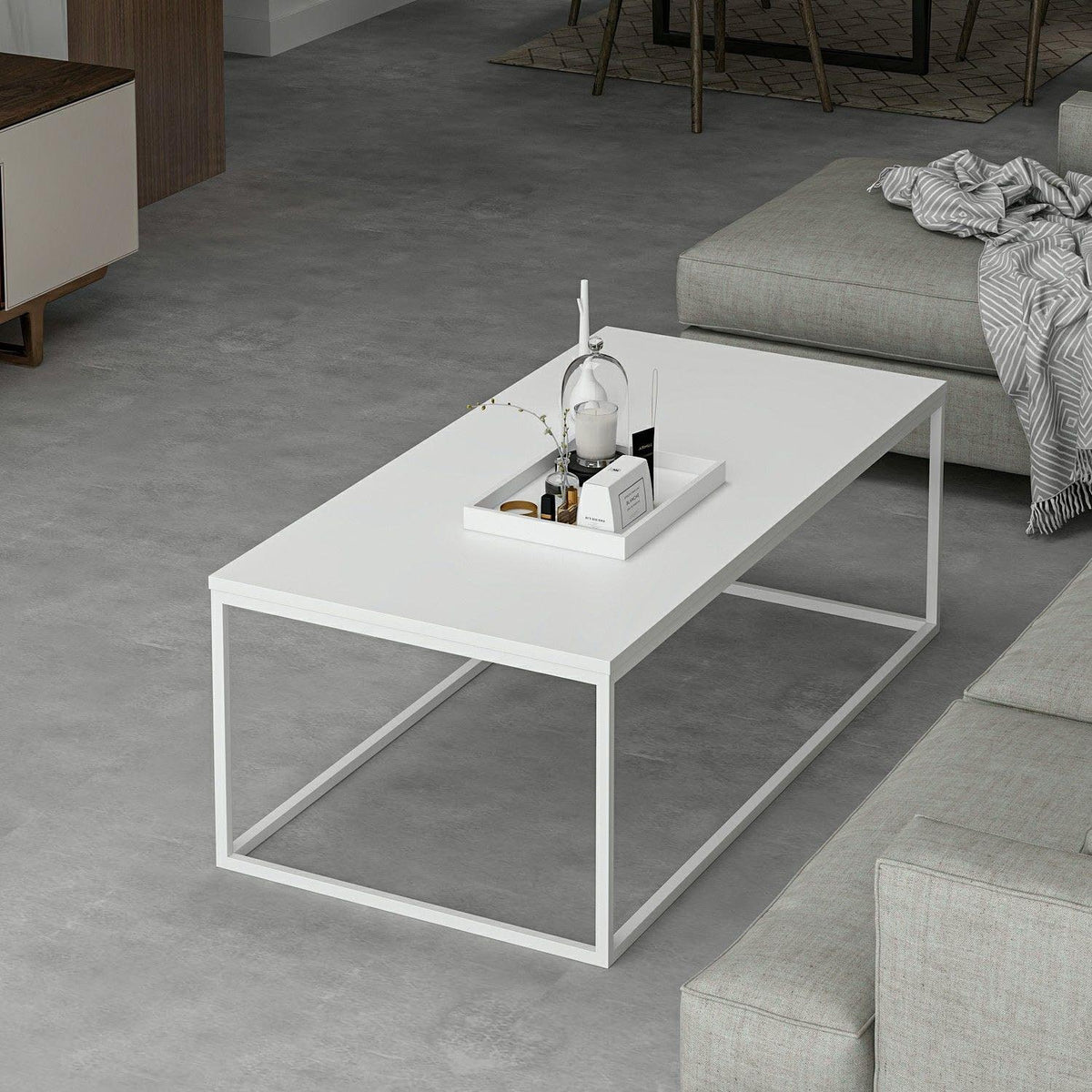 Tiger Sofatisch - Weiss in Weiss präsentiert im Onlineshop von KAQTU Design AG. Couchtisch ist von Hanah Home