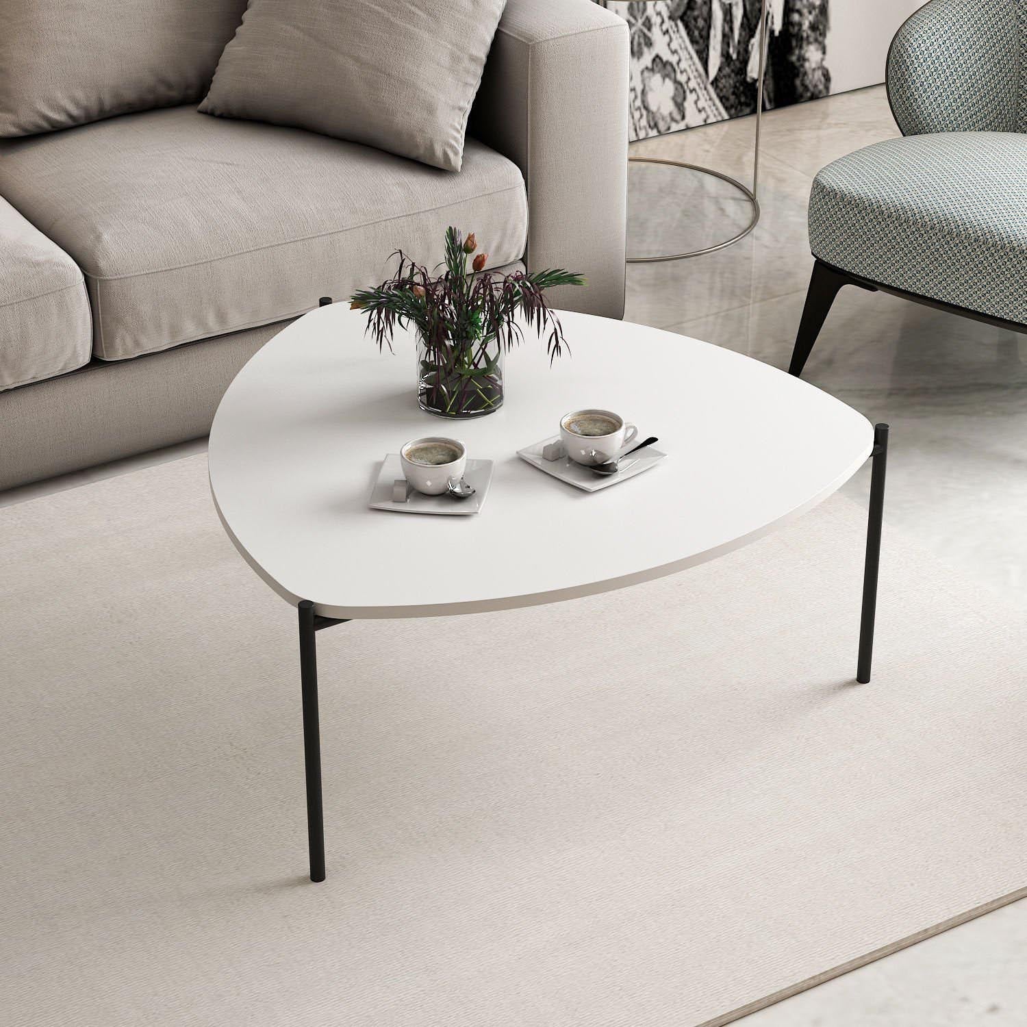 Lenny - White in Weiss präsentiert im Onlineshop von KAQTU Design AG. Beistelltisch ist von Hanah Home