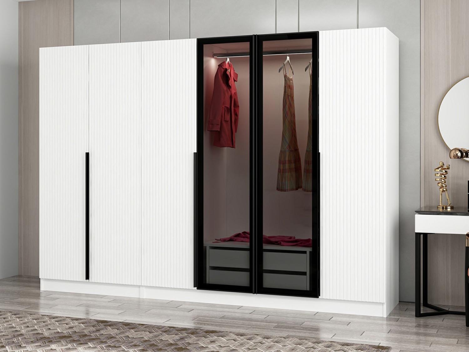 Kale Plus - 7812 in Rauch präsentiert im Onlineshop von KAQTU Design AG. Garderobe ist von Hanah Home