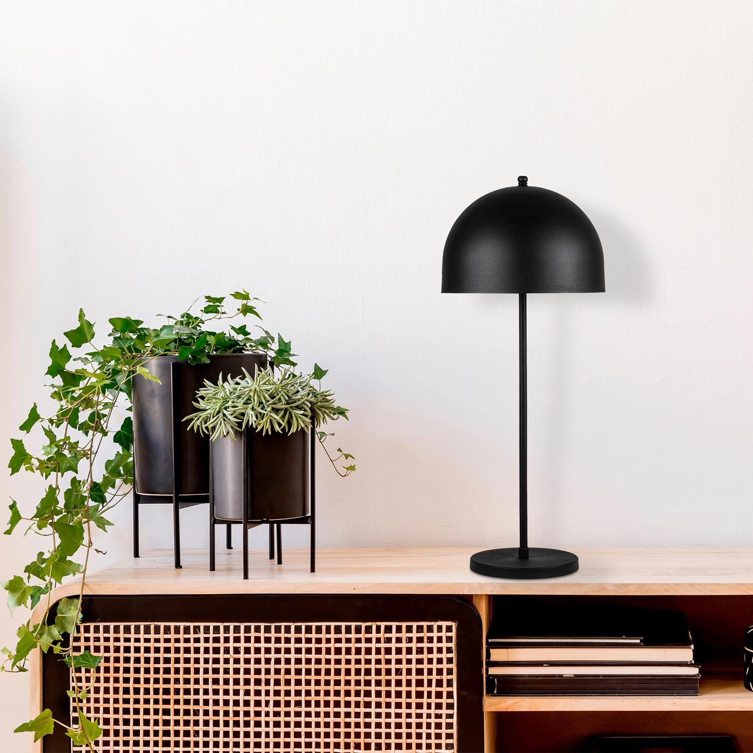 Can-NT-135 in Schwarz präsentiert im Onlineshop von KAQTU Design AG. Tischleuchte ist von Opviq