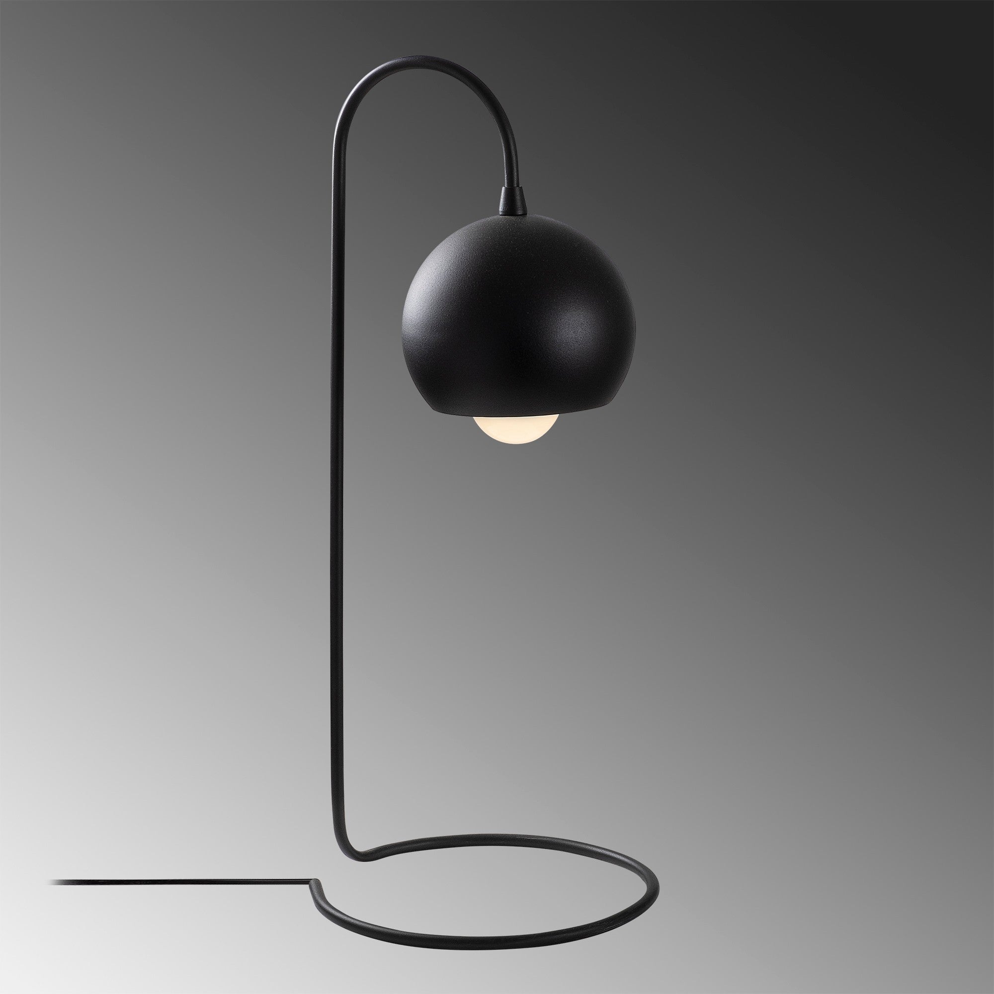 Yılan - NT - 121 in Schwarz präsentiert im Onlineshop von KAQTU Design AG. Tischleuchte ist von Opviq