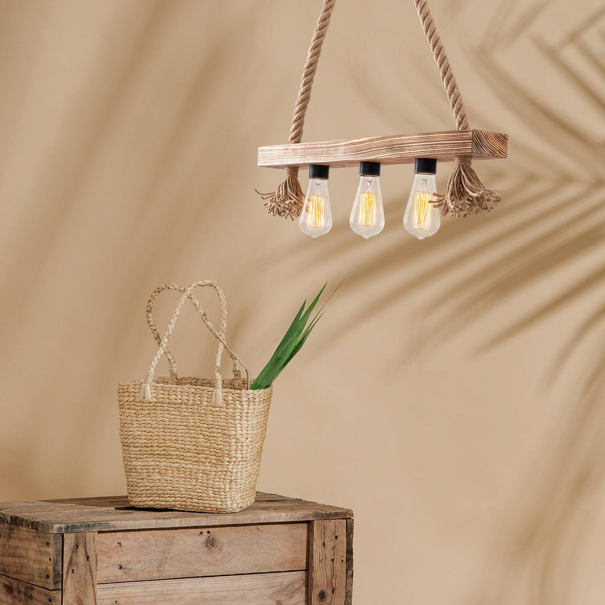Erebos Pendellampe - Holz in Holz präsentiert im Onlineshop von KAQTU Design AG. Pendelleuchte ist von Opviq