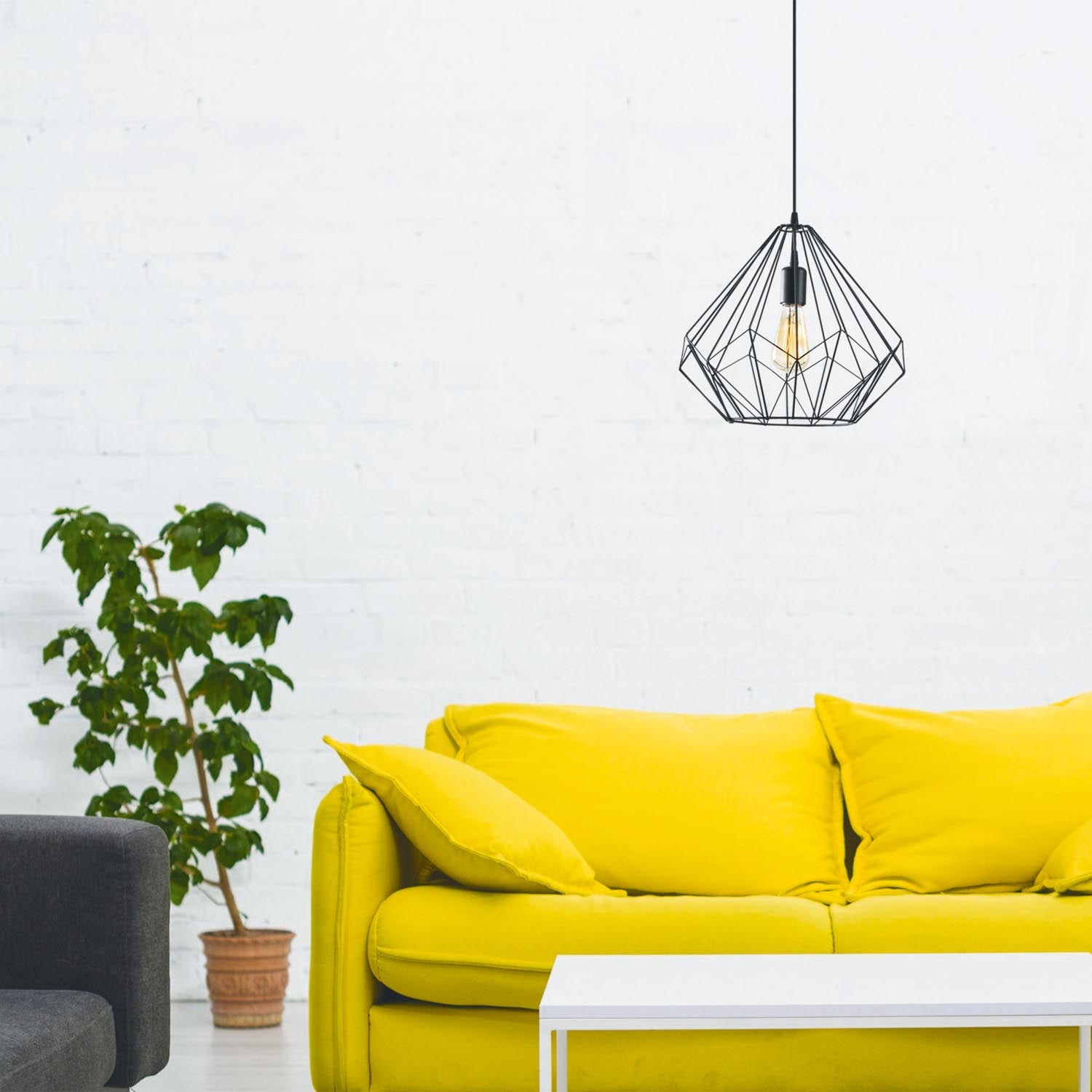 Diamond - 703-S in Schwarz präsentiert im Onlineshop von KAQTU Design AG. Pendelleuchte ist von Opviq
