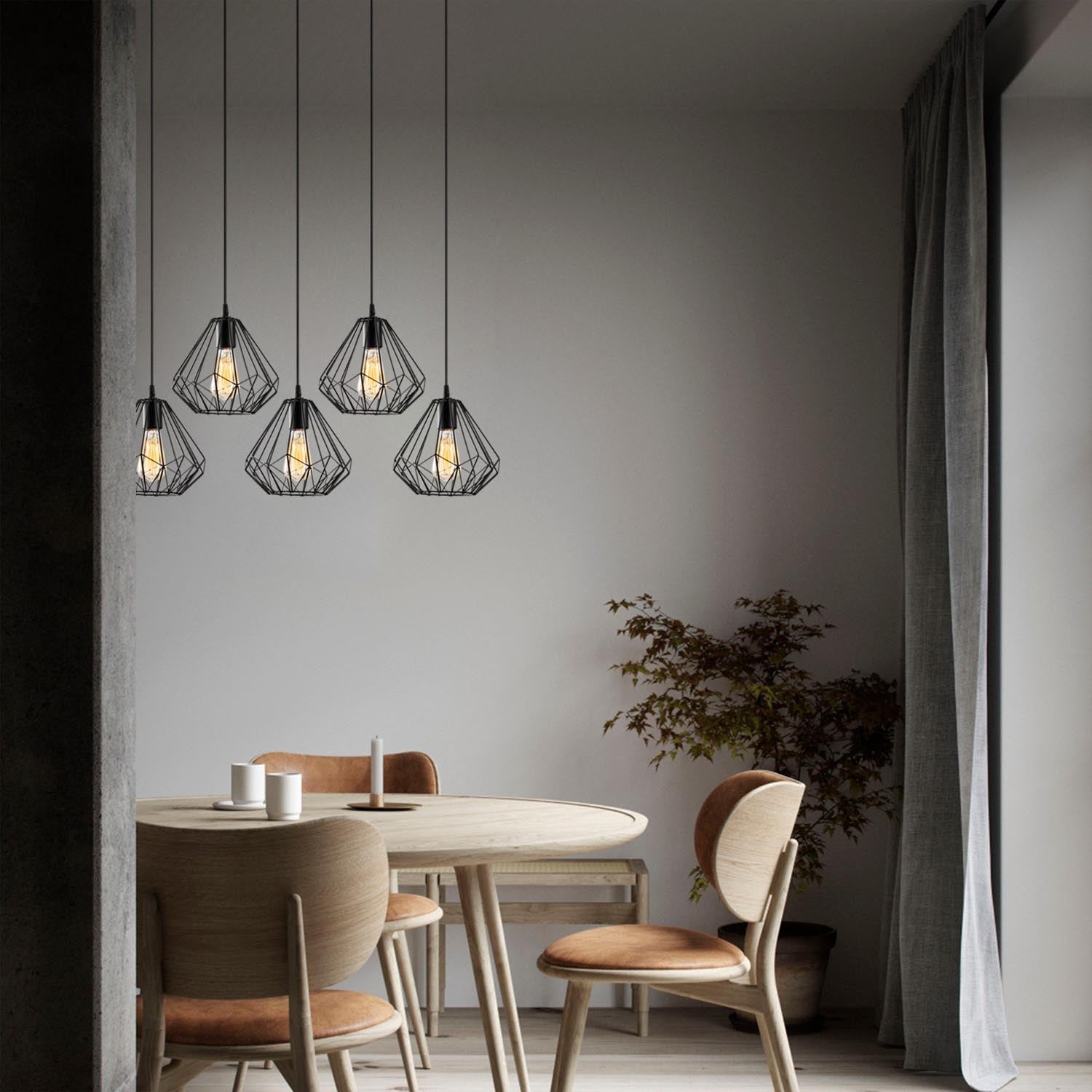 Diamond - 704-5S1 in Schwarz präsentiert im Onlineshop von KAQTU Design AG. Pendelleuchte ist von Opviq