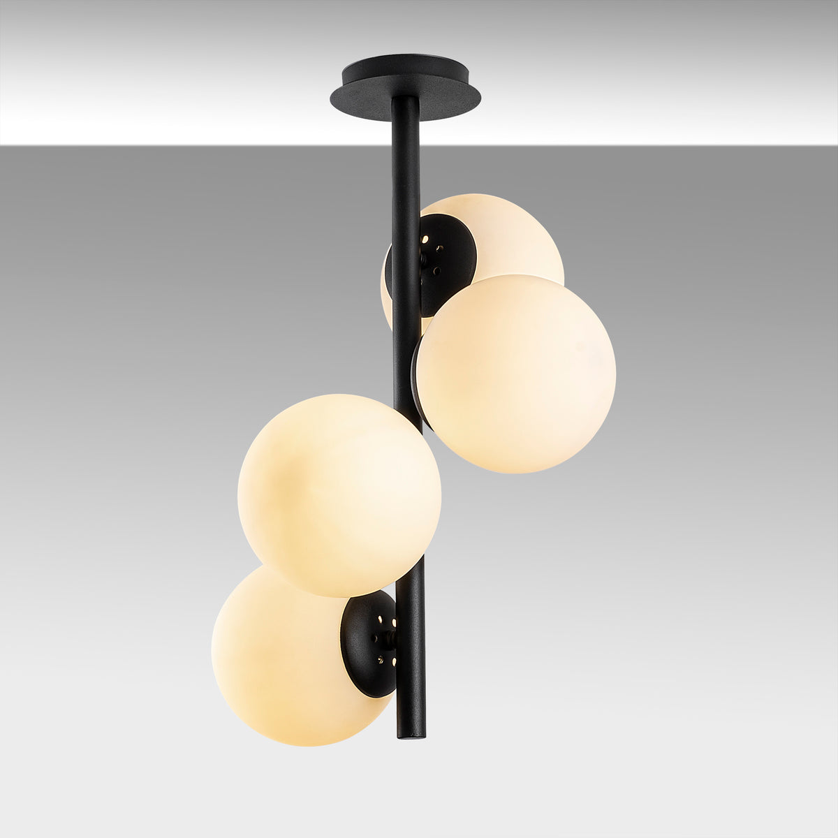 Faze Pendellampe - Schwarz in Schwarz präsentiert im Onlineshop von KAQTU Design AG. Pendelleuchte ist von Opviq
