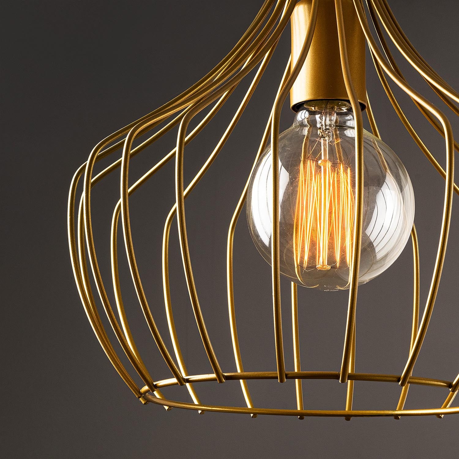 Mezopotamya - N-1279 in Gold präsentiert im Onlineshop von KAQTU Design AG. Pendelleuchte ist von Opviq