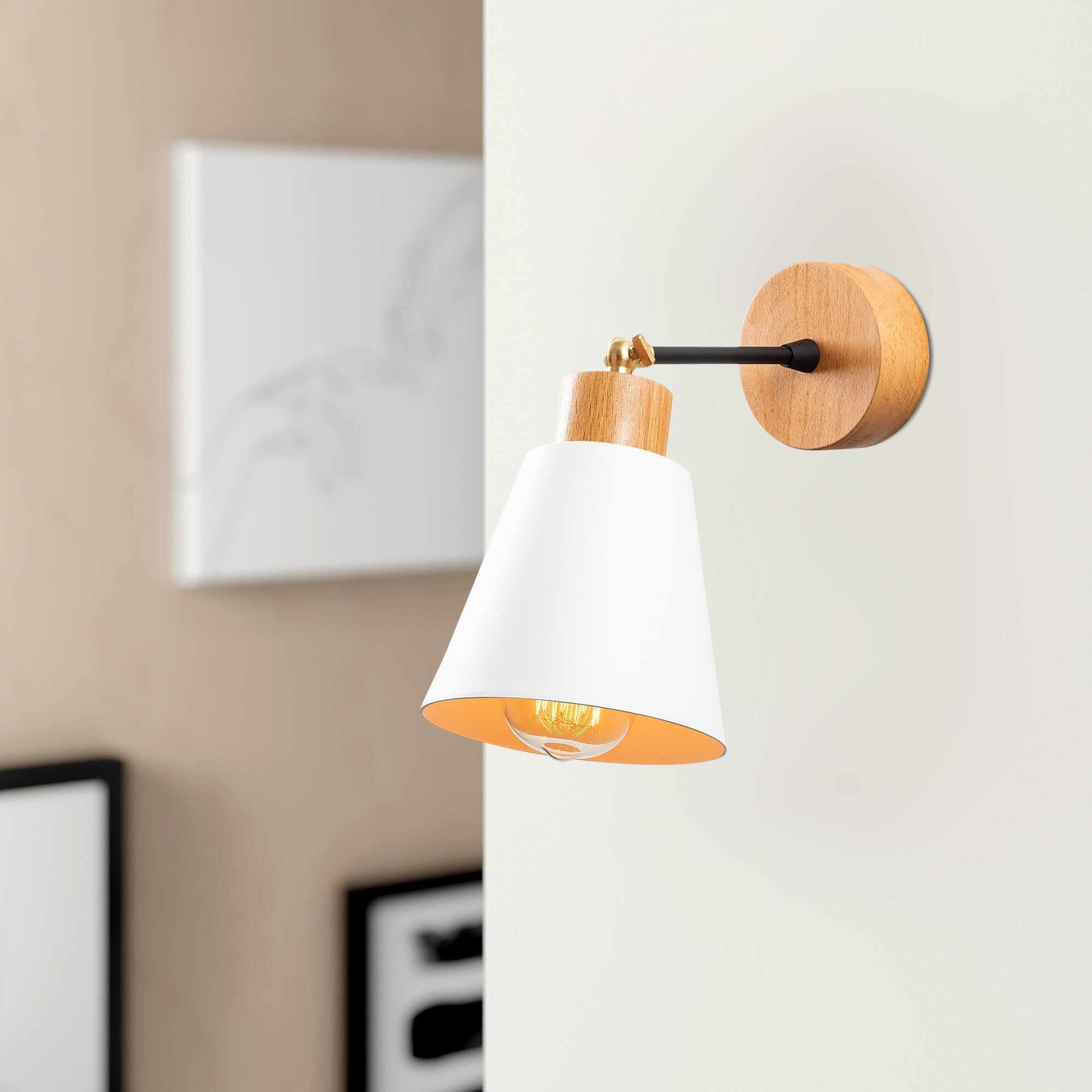 Manavgat - N-618 in Weiss präsentiert im Onlineshop von KAQTU Design AG. Wandleuchte ist von Opviq