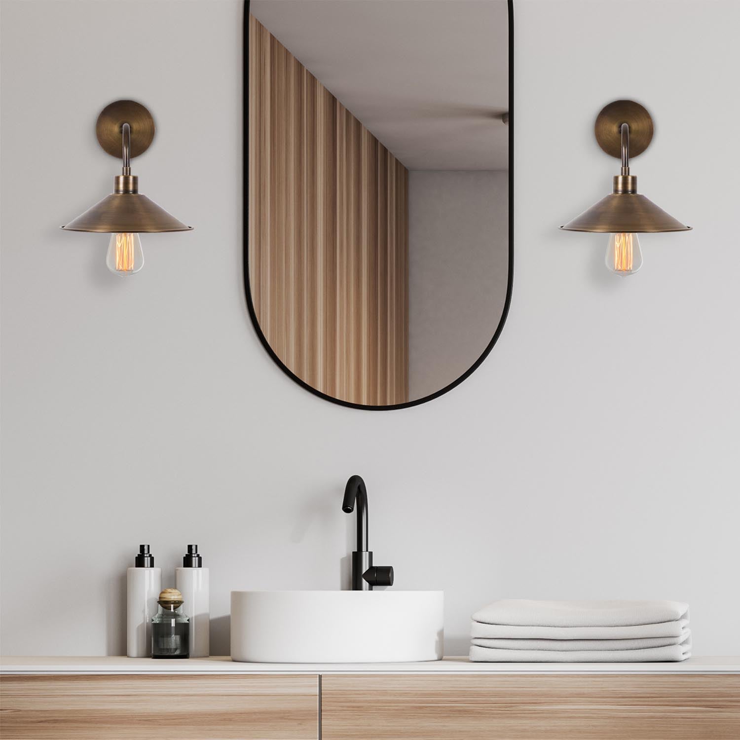 Berceste - N-664 in Vintage präsentiert im Onlineshop von KAQTU Design AG. Wandleuchte ist von Opviq