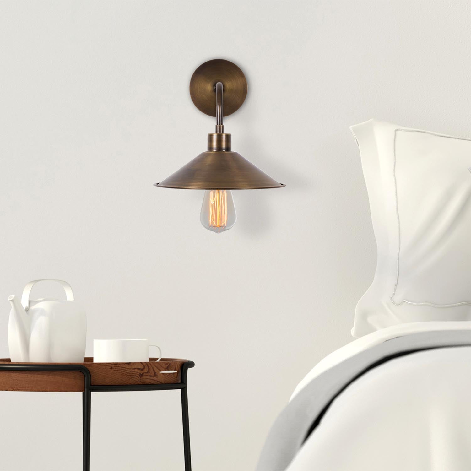 Berceste - N-664 in Vintage präsentiert im Onlineshop von KAQTU Design AG. Wandleuchte ist von Opviq