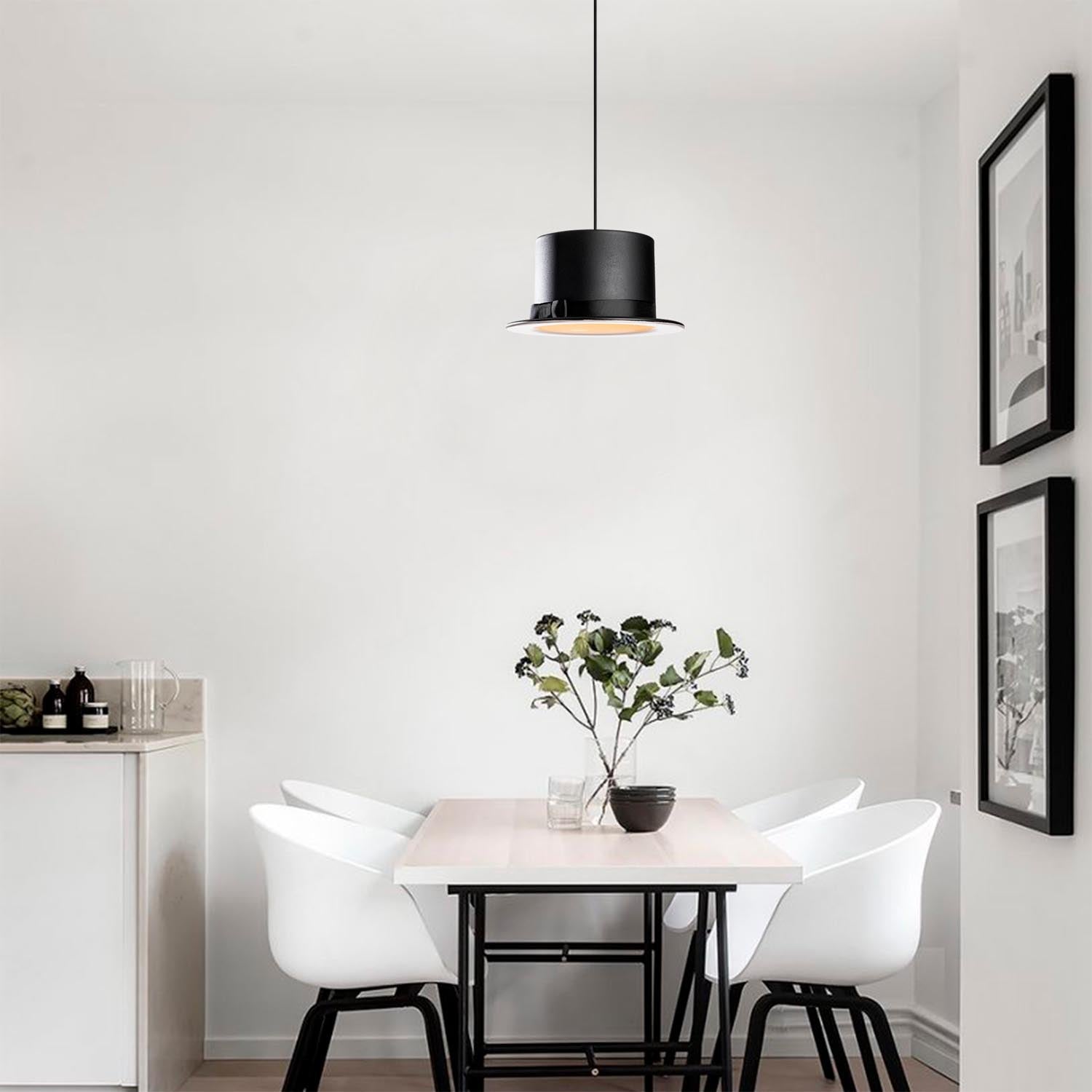 Fötr Sivani - MR-317 in Schwarz Weiss präsentiert im Onlineshop von KAQTU Design AG. Pendelleuchte ist von Opviq