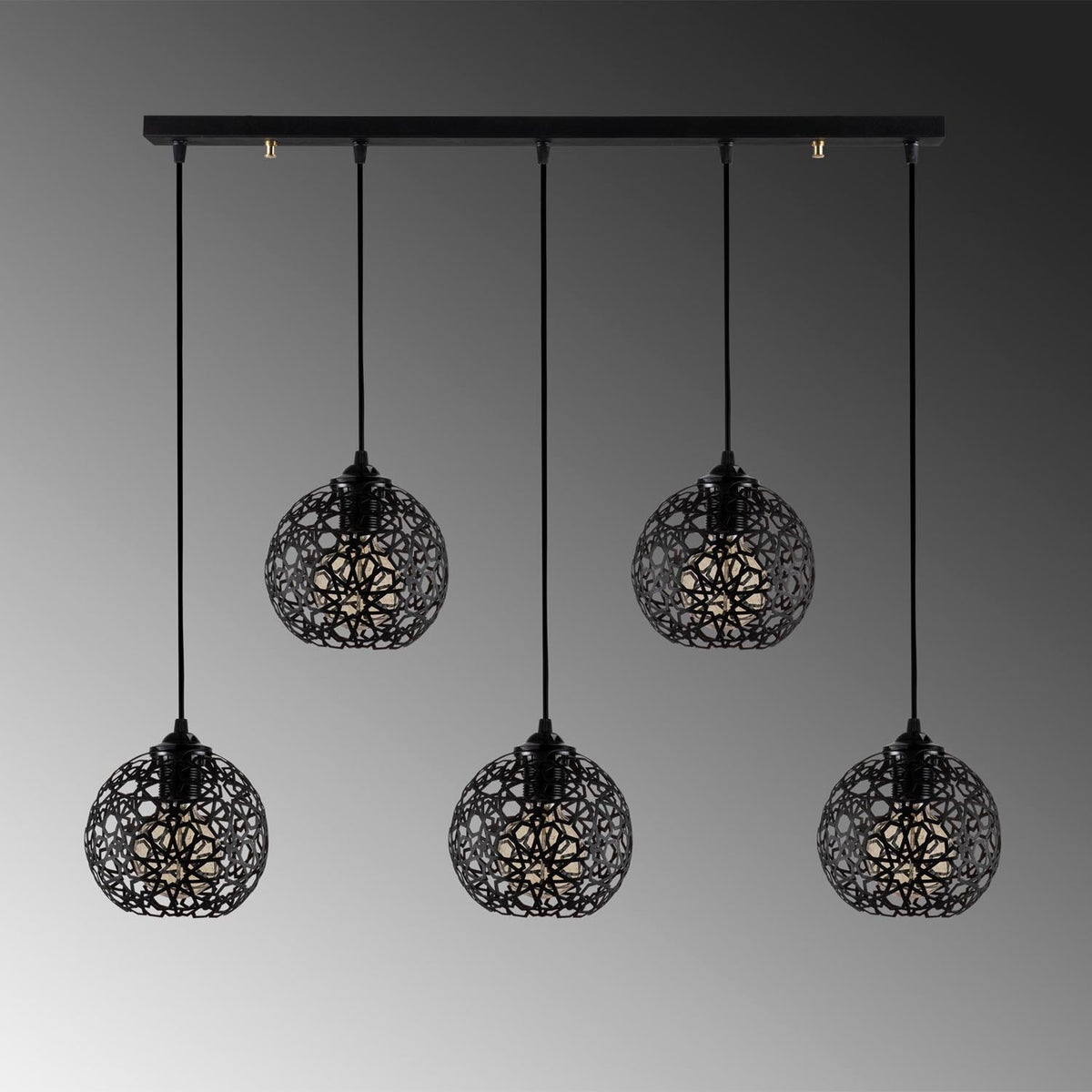 Fellini Pendellampe - Schwarz in Schwarz präsentiert im Onlineshop von KAQTU Design AG. Pendelleuchte ist von Opviq