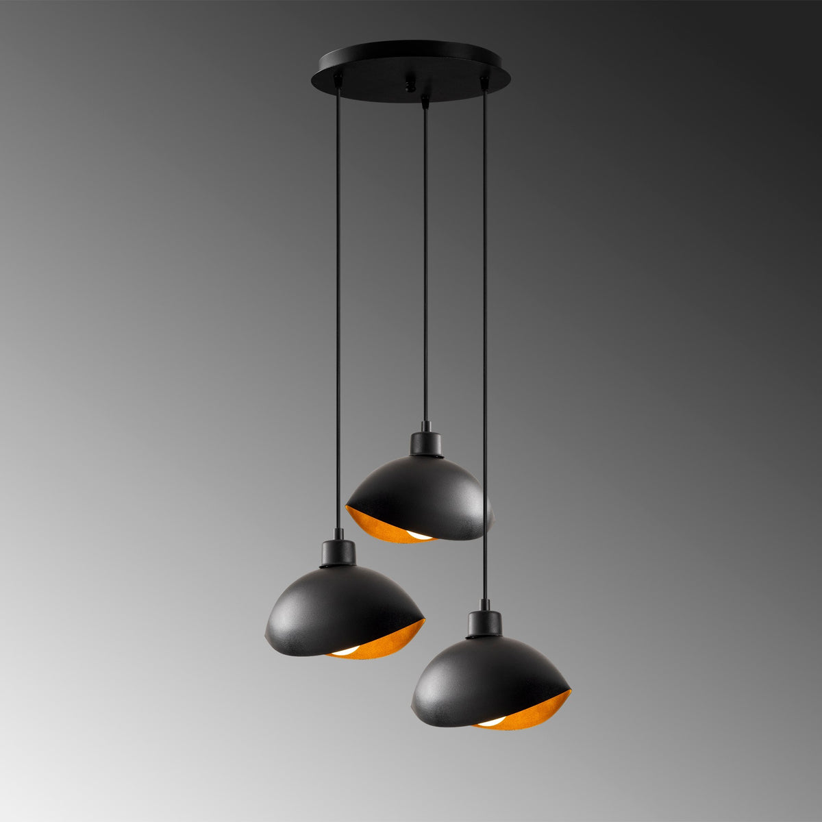 Sivani Pendellampe - Schwarz in Schwarz präsentiert im Onlineshop von KAQTU Design AG. Pendelleuchte ist von Opviq