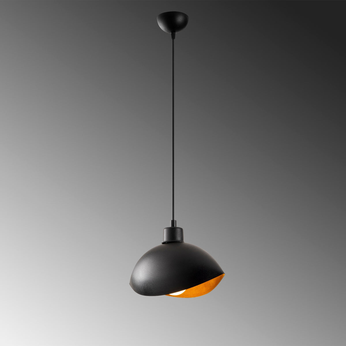 Sivani Pendellampe - Schwarz in Schwarz präsentiert im Onlineshop von KAQTU Design AG. Pendelleuchte ist von Opviq