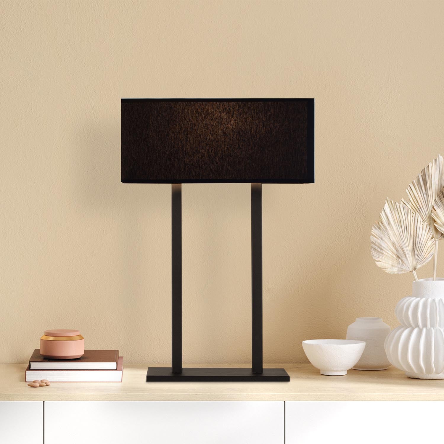 Salihini - MR-615 in Schwarz präsentiert im Onlineshop von KAQTU Design AG. Tischleuchte ist von Opviq
