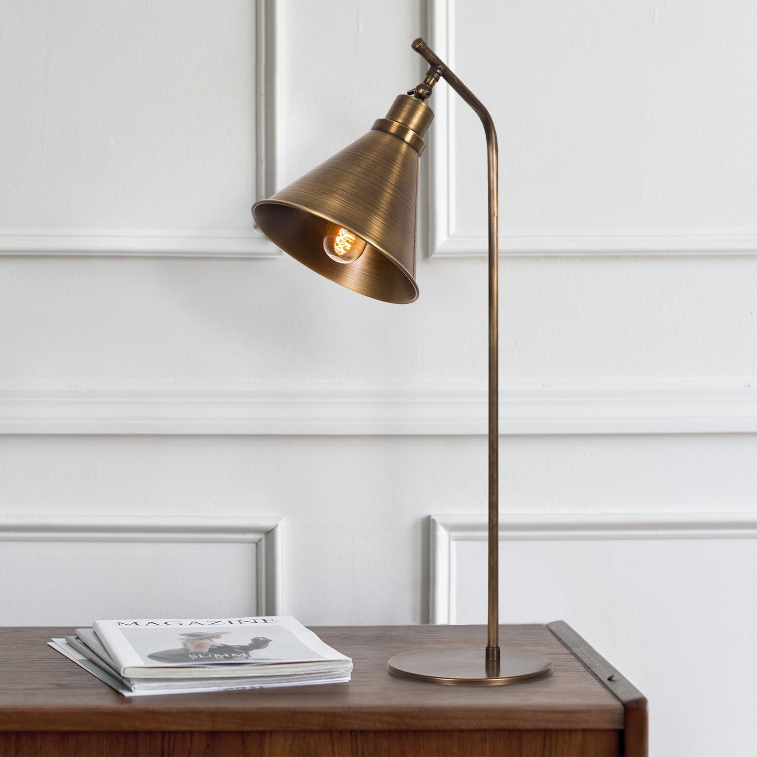 Sivani - MR-610 in Vintage präsentiert im Onlineshop von KAQTU Design AG. Tischleuchte ist von Opviq