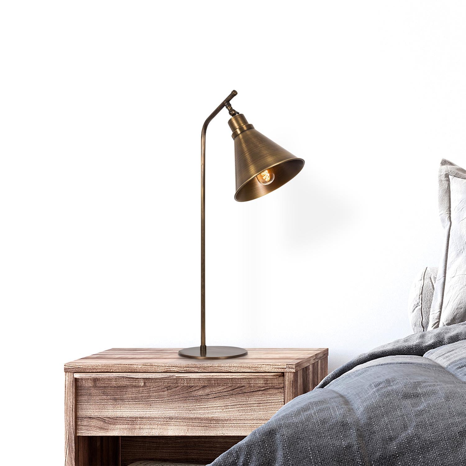 Sivani - MR-610 in Vintage präsentiert im Onlineshop von KAQTU Design AG. Tischleuchte ist von Opviq