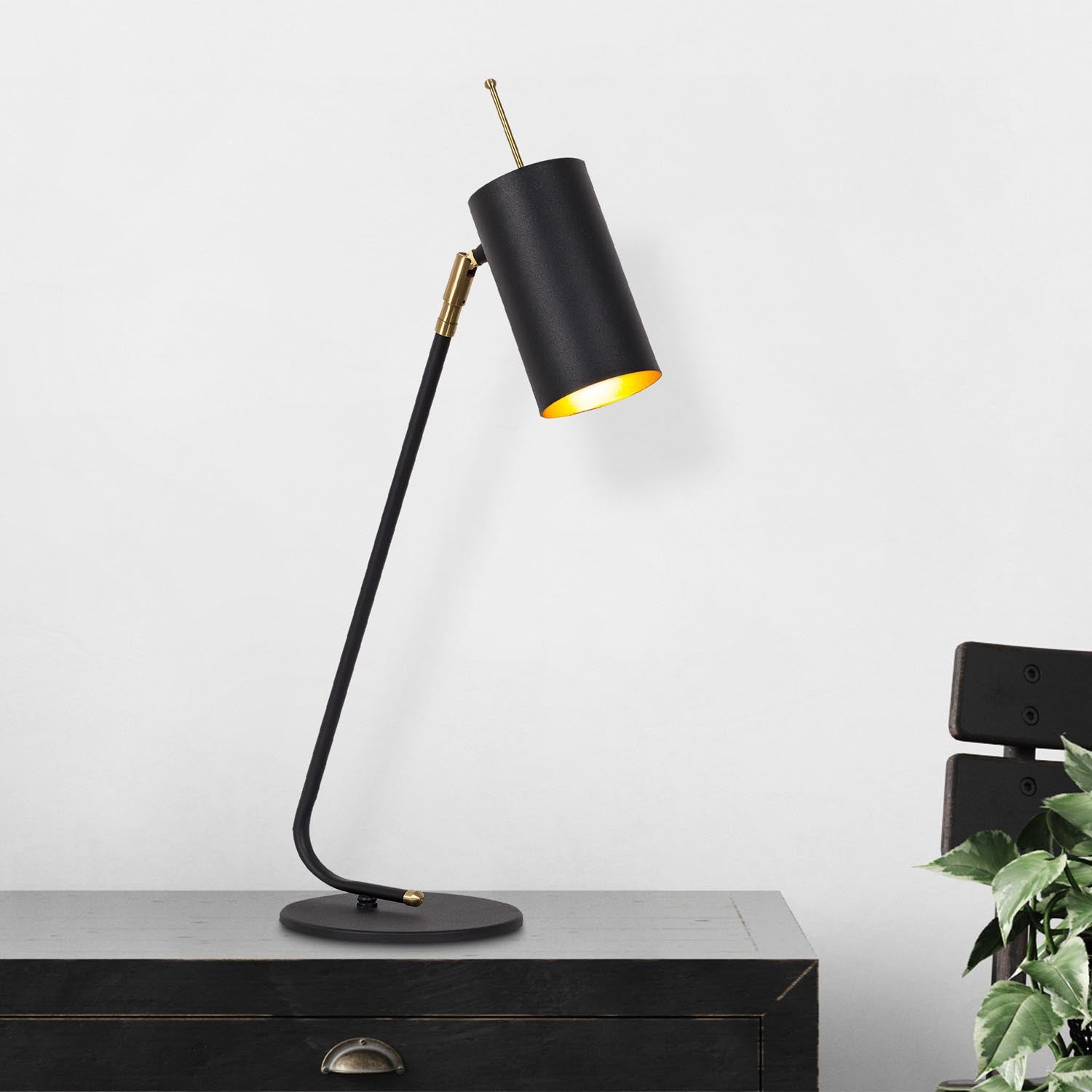 Sivani - MR-611 in Schwarz Gold präsentiert im Onlineshop von KAQTU Design AG. Tischleuchte ist von Opviq