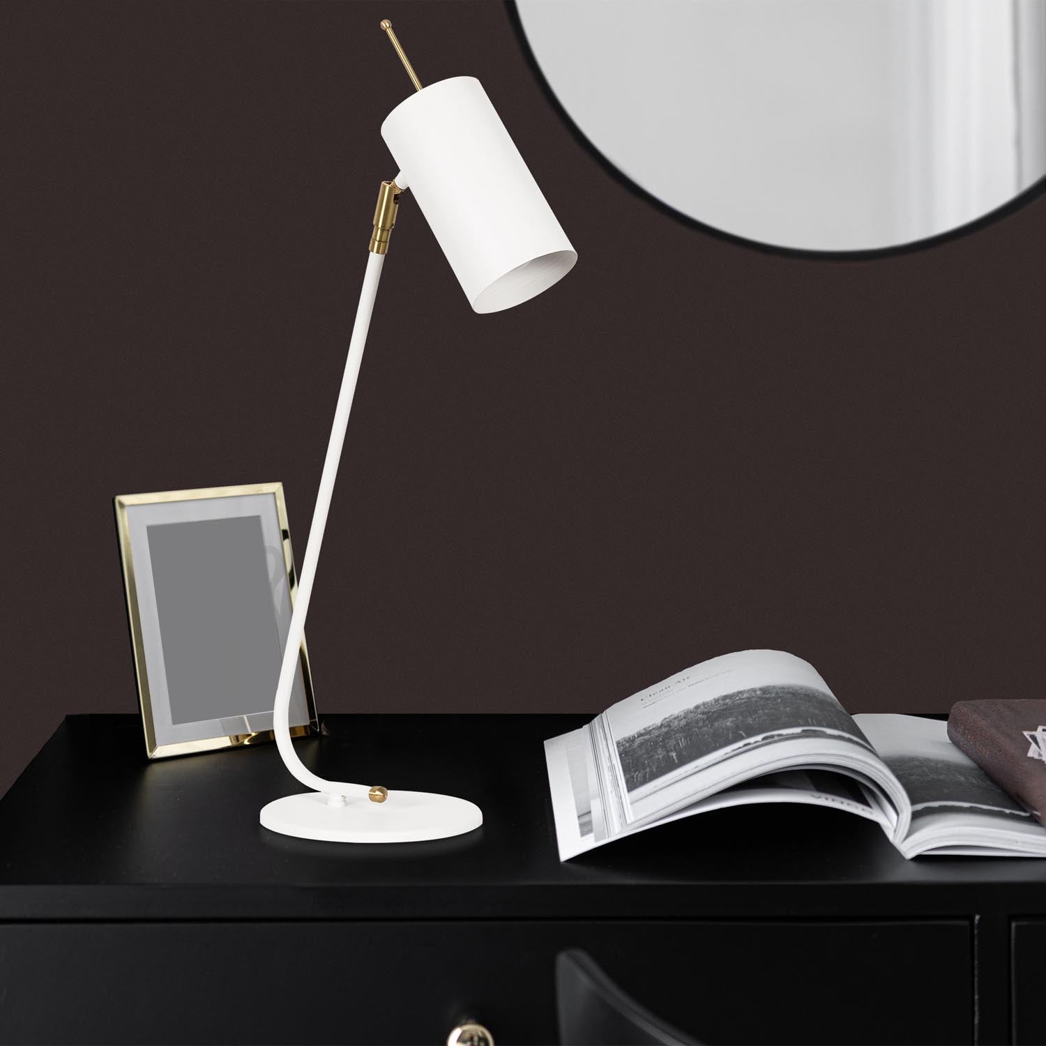 Sivani - MR-612 in Weiss präsentiert im Onlineshop von KAQTU Design AG. Tischleuchte ist von Opviq