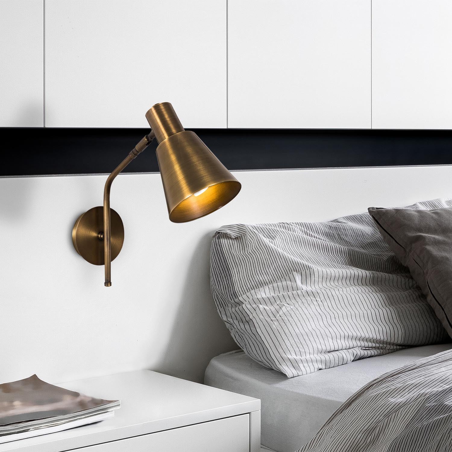 Sivani - MR-663 in Vintage präsentiert im Onlineshop von KAQTU Design AG. Wandleuchte ist von Opviq