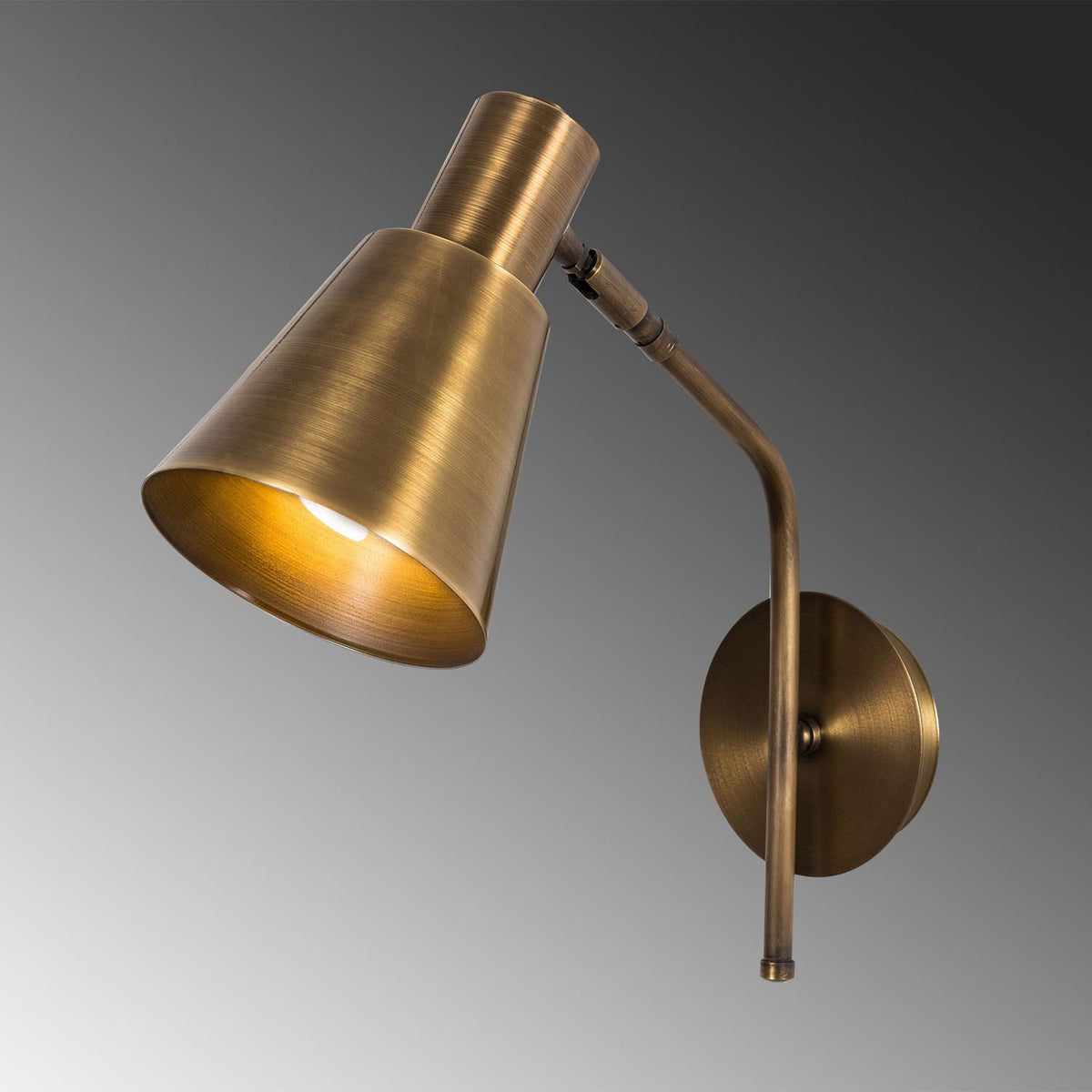 Sivani Wandleuchte - Vintage in Vintage präsentiert im Onlineshop von KAQTU Design AG. Wandleuchte ist von Opviq