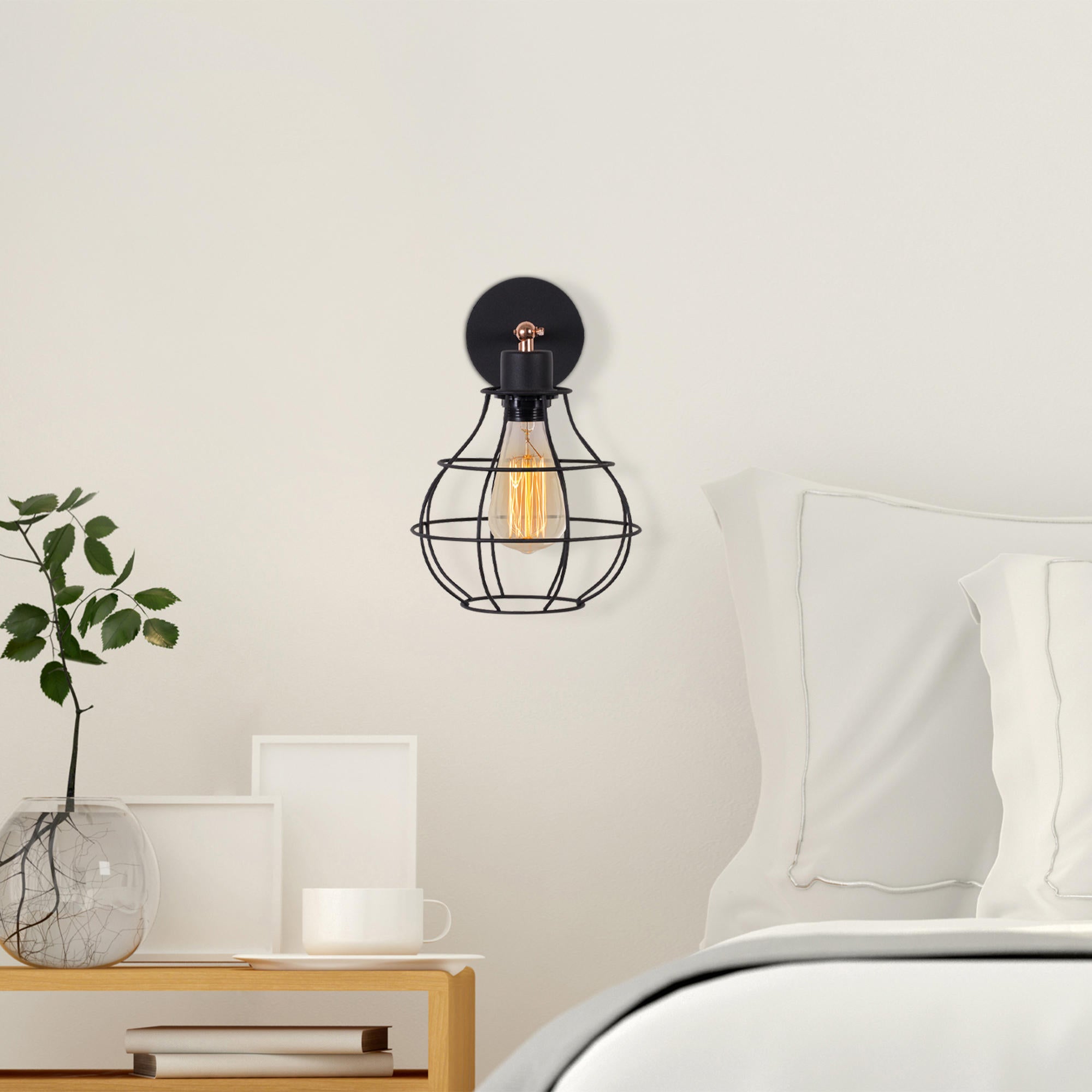 Fellini - MR - 873 in Schwarz präsentiert im Onlineshop von KAQTU Design AG. Wandleuchte ist von Opviq