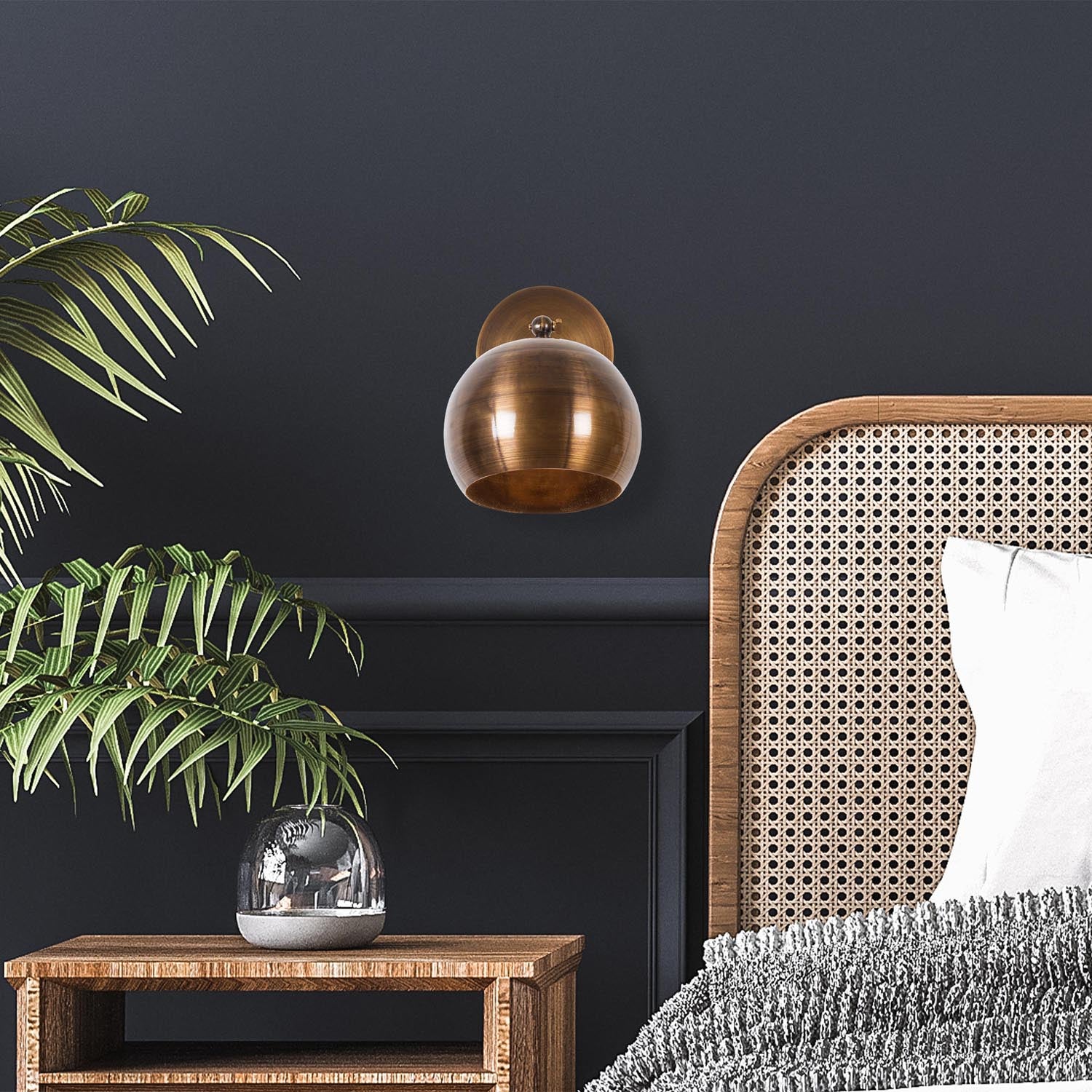 Sivani - MR - 708 in Vintage präsentiert im Onlineshop von KAQTU Design AG. Wandleuchte ist von Opviq