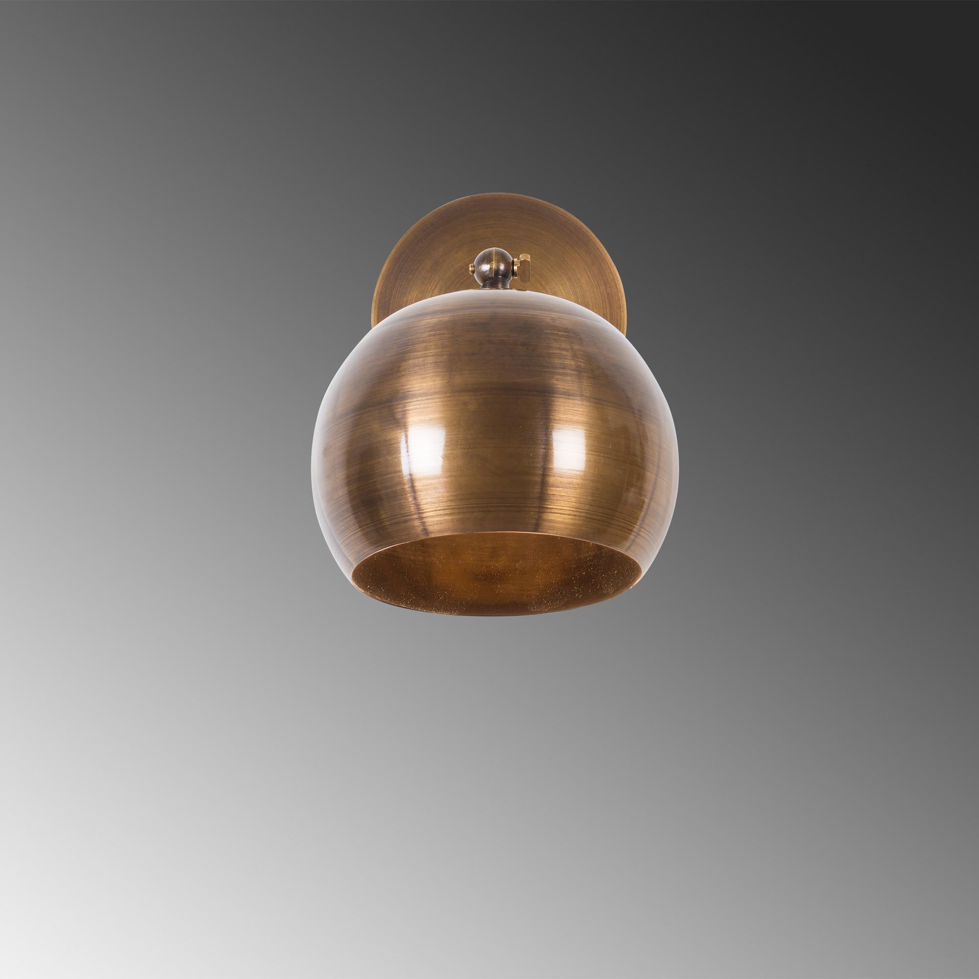 Sivani - MR - 708 in Vintage präsentiert im Onlineshop von KAQTU Design AG. Wandleuchte ist von Opviq