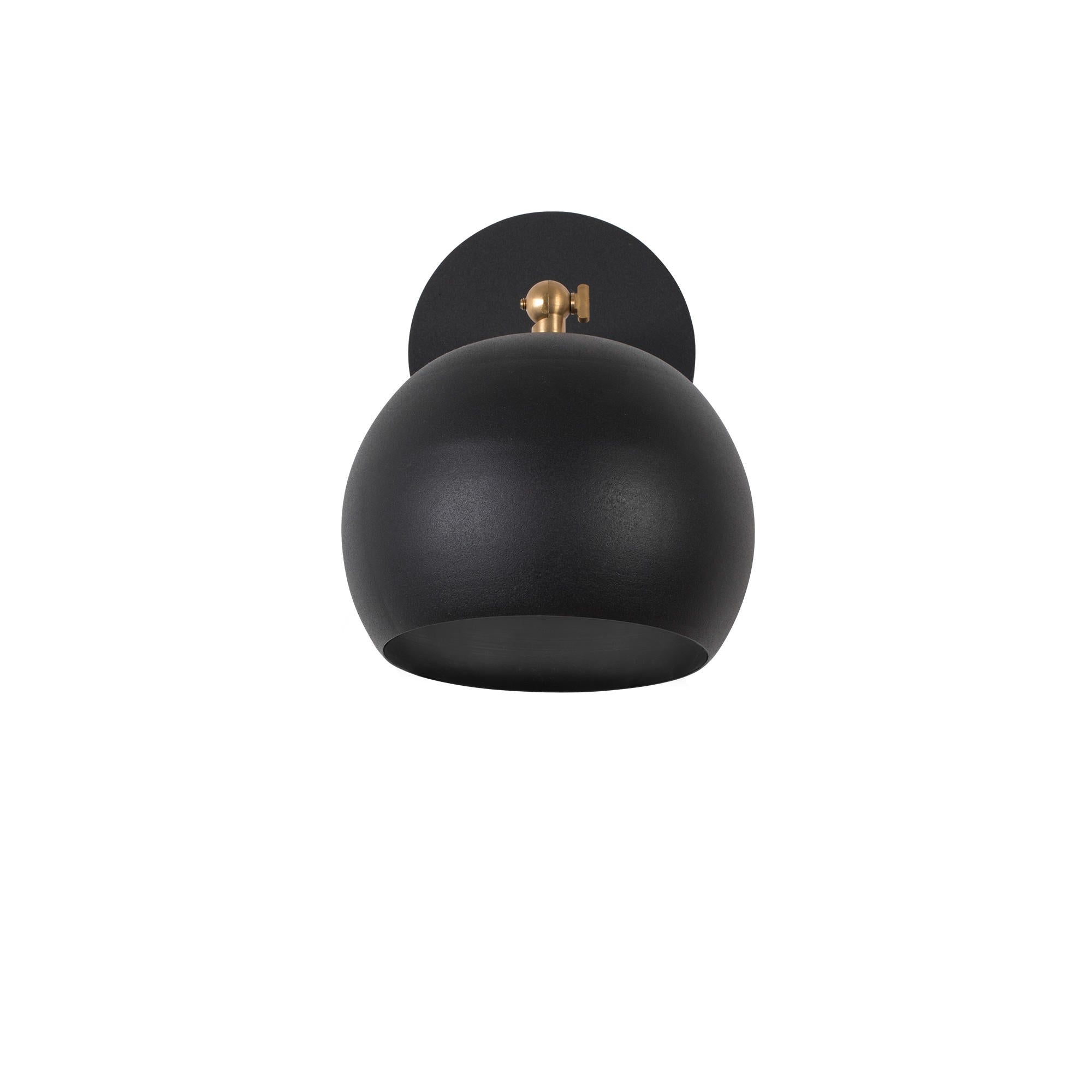 Sivani - MR - 709 in Schwarz präsentiert im Onlineshop von KAQTU Design AG. Wandleuchte ist von Opviq