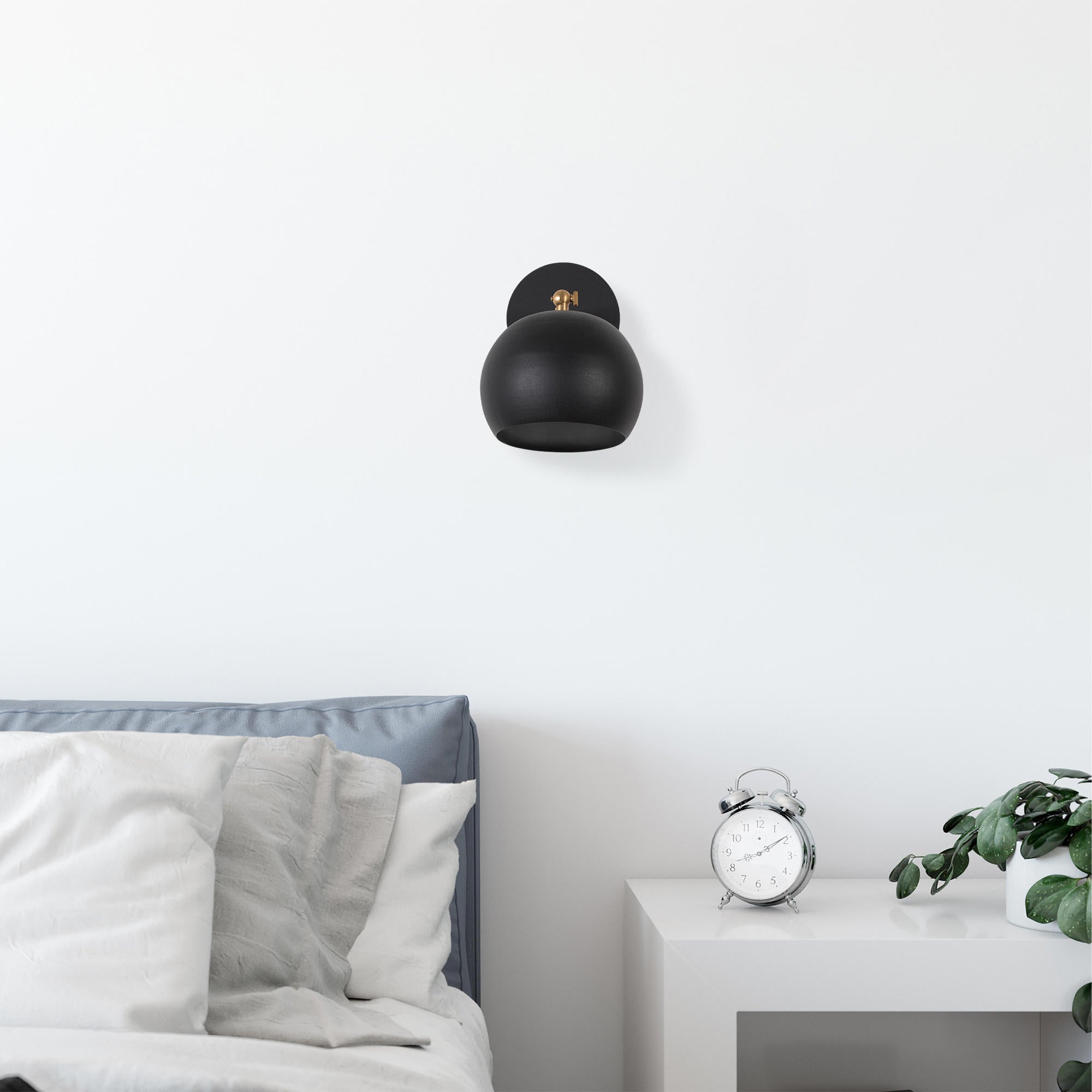 Sivani - MR - 709 in Schwarz präsentiert im Onlineshop von KAQTU Design AG. Wandleuchte ist von Opviq