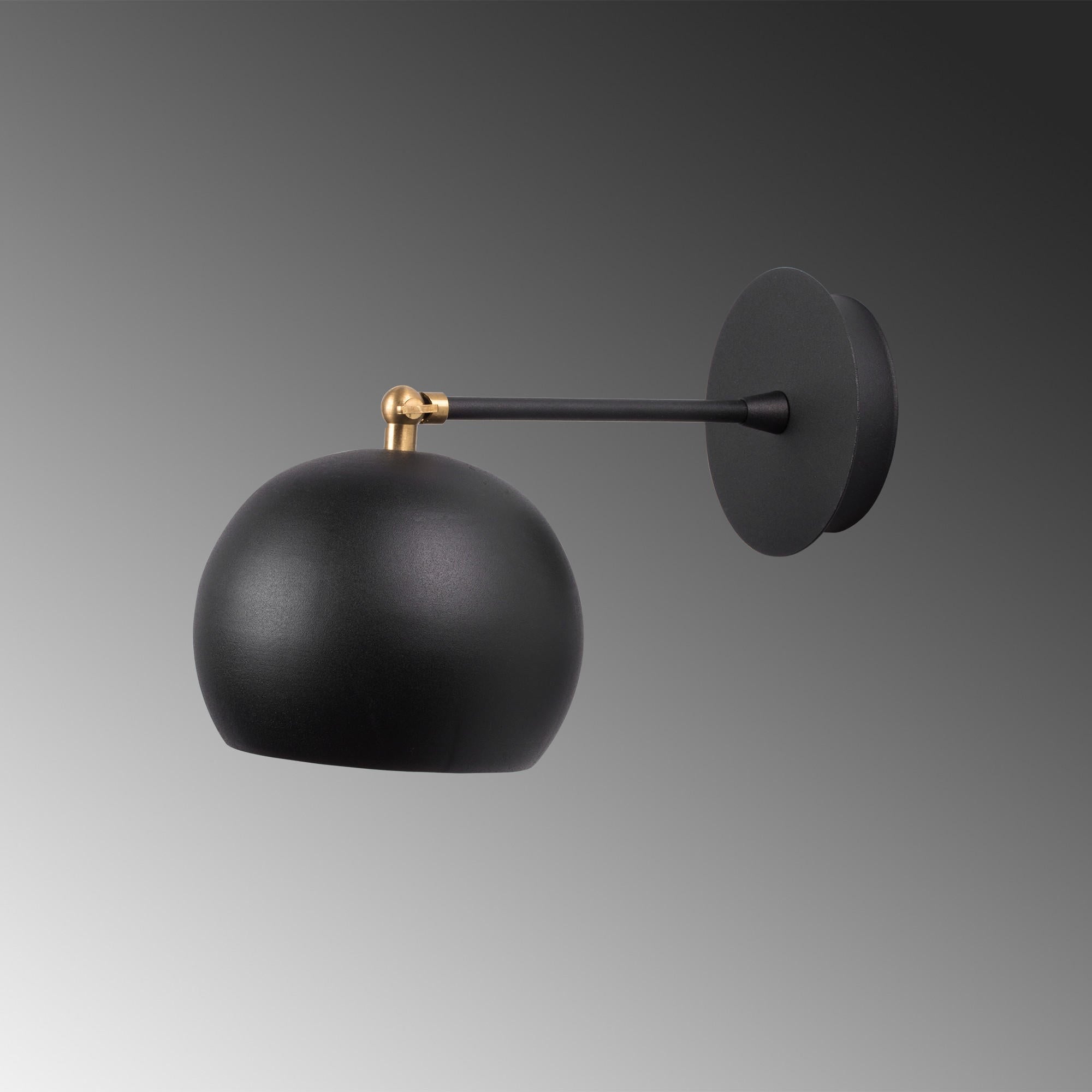 Sivani - MR - 709 in Schwarz präsentiert im Onlineshop von KAQTU Design AG. Wandleuchte ist von Opviq