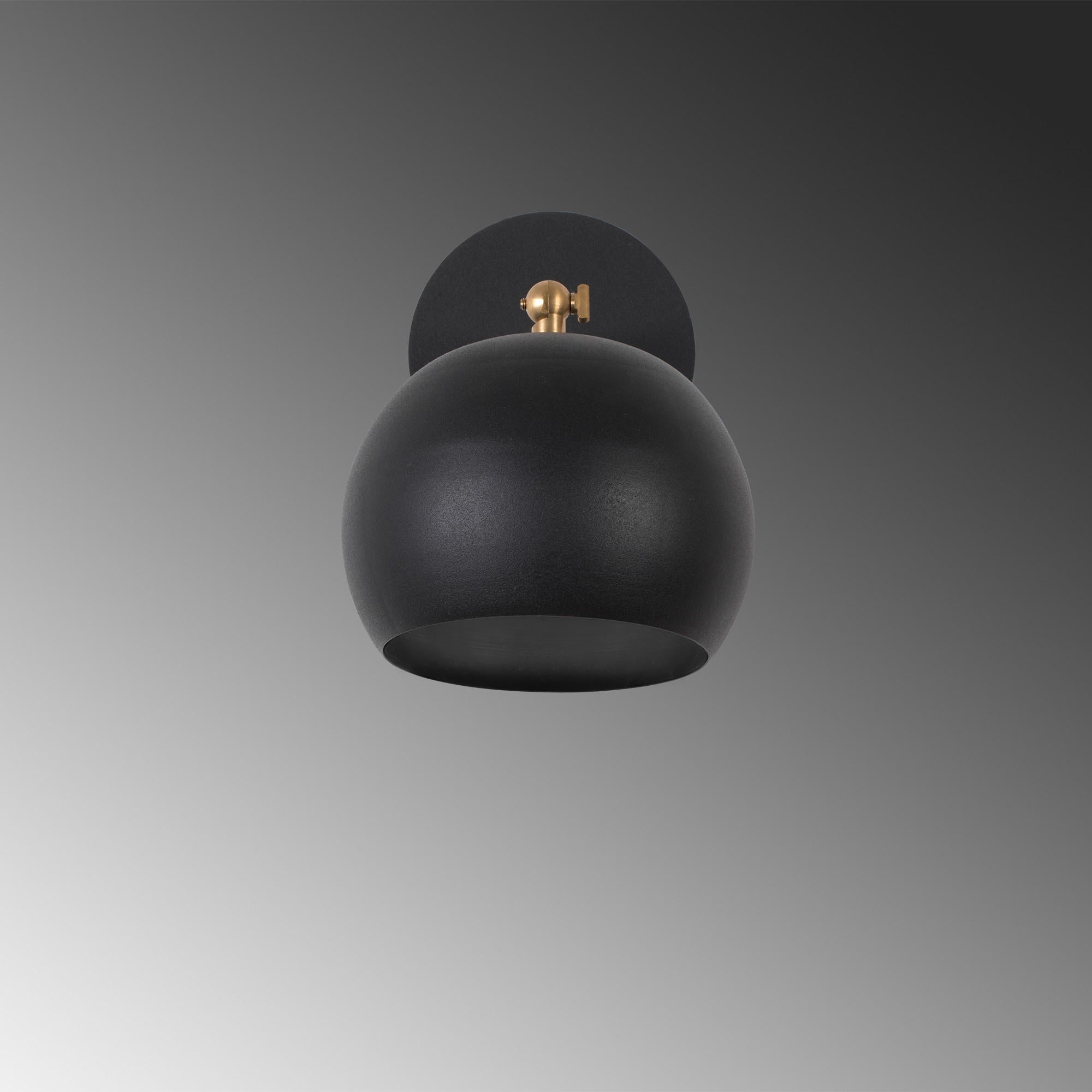 Sivani - MR - 709 in Schwarz präsentiert im Onlineshop von KAQTU Design AG. Wandleuchte ist von Opviq