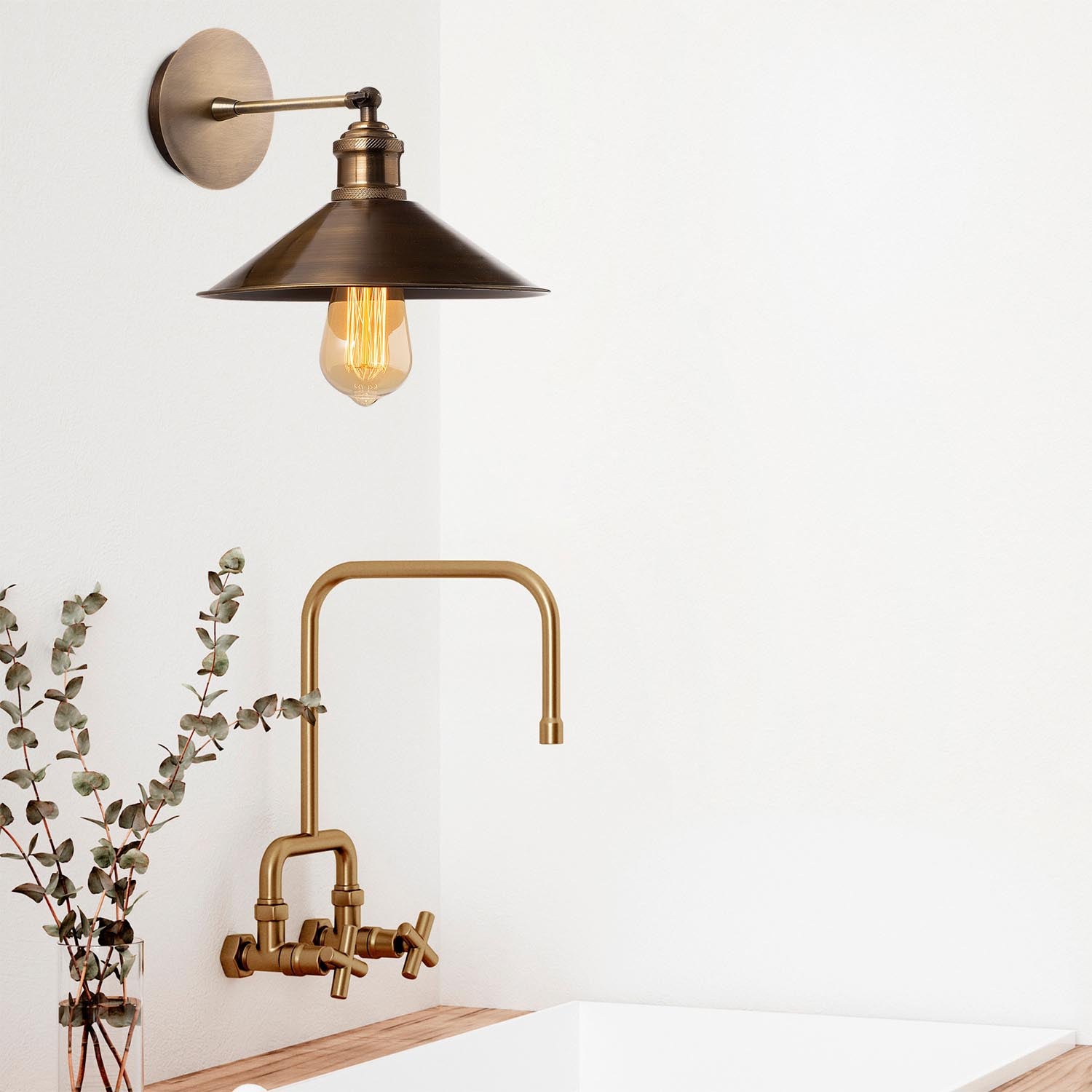 Sivani - MR - 889 in Vintage präsentiert im Onlineshop von KAQTU Design AG. Wandleuchte ist von Opviq
