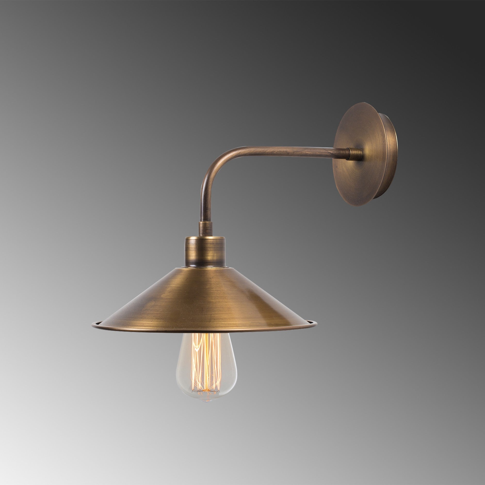 Sivani - MR - 889 in Vintage präsentiert im Onlineshop von KAQTU Design AG. Wandleuchte ist von Opviq