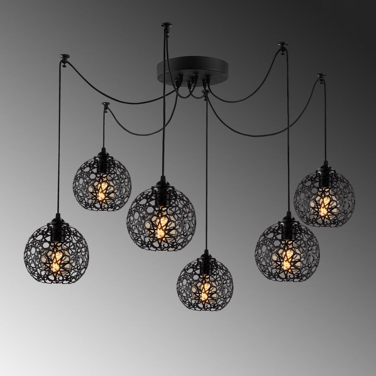 Fellini Pendellampe - Schwarz in Schwarz präsentiert im Onlineshop von KAQTU Design AG. Pendelleuchte ist von Opviq
