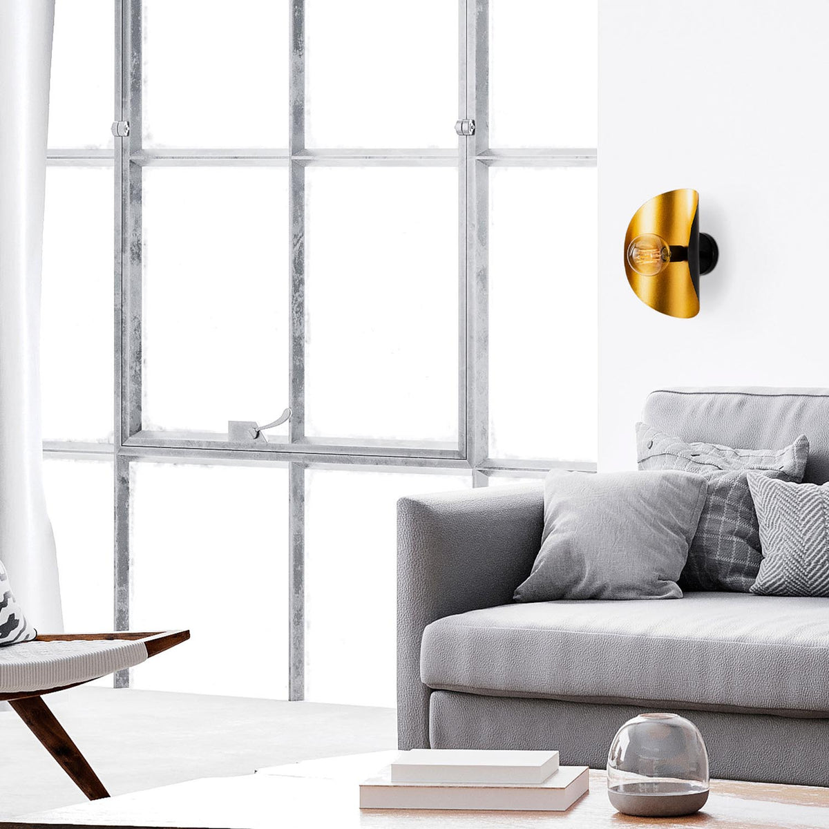 Sivani Wandleuchte - Schwarz Gold in Schwarz Gold präsentiert im Onlineshop von KAQTU Design AG. Wandleuchte ist von Opviq